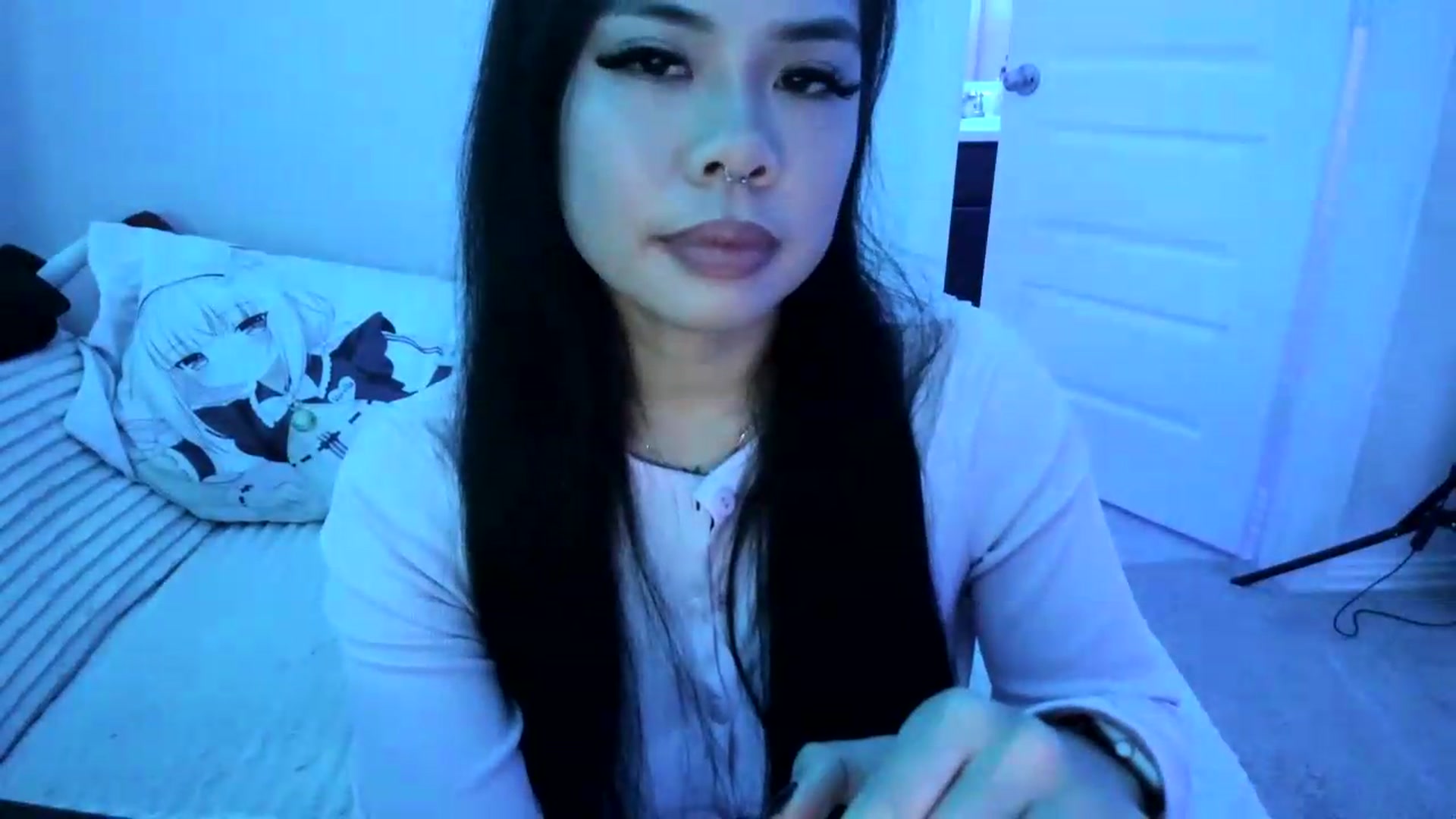 Gallery image thumbnail from dolllface's myfreecams stream on, 08/17/2026, 02:40 image 5 of 20