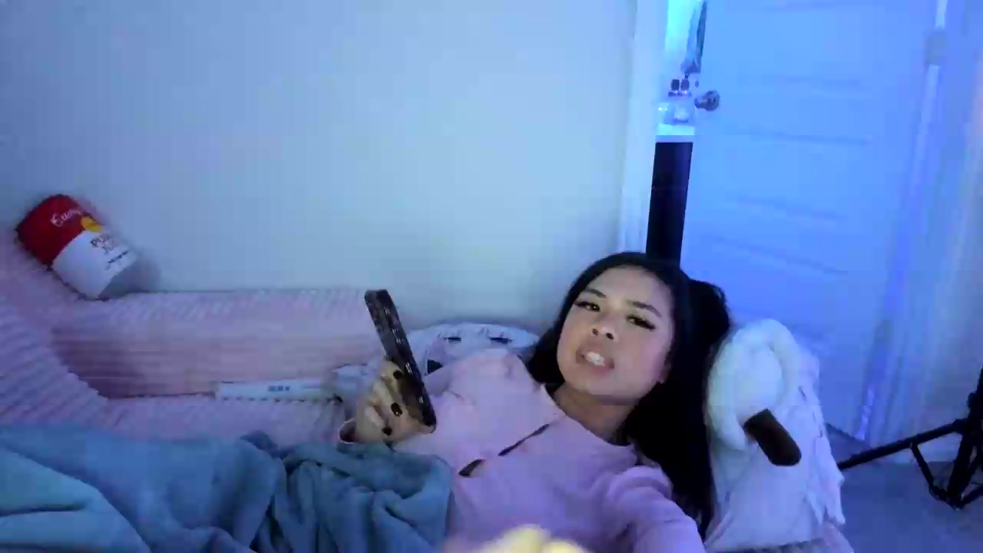Gallery image thumbnail from dolllface's myfreecams stream on, 08/17/2026, 07:43 image 9 of 20