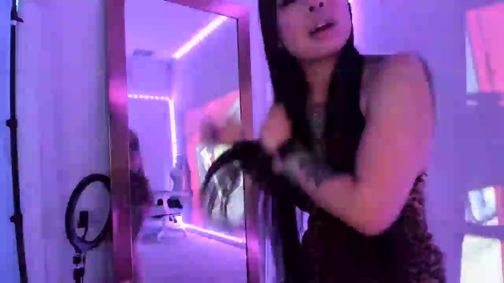 Gallery image thumbnail from dolllface's myfreecams stream on, 08/18/2026, 02:48 image 5 of 20