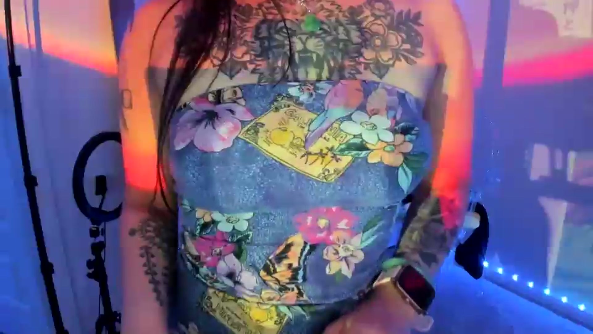 Gallery image thumbnail from dolllface's myfreecams stream on, 08/19/2026, 04:08 image 8 of 20