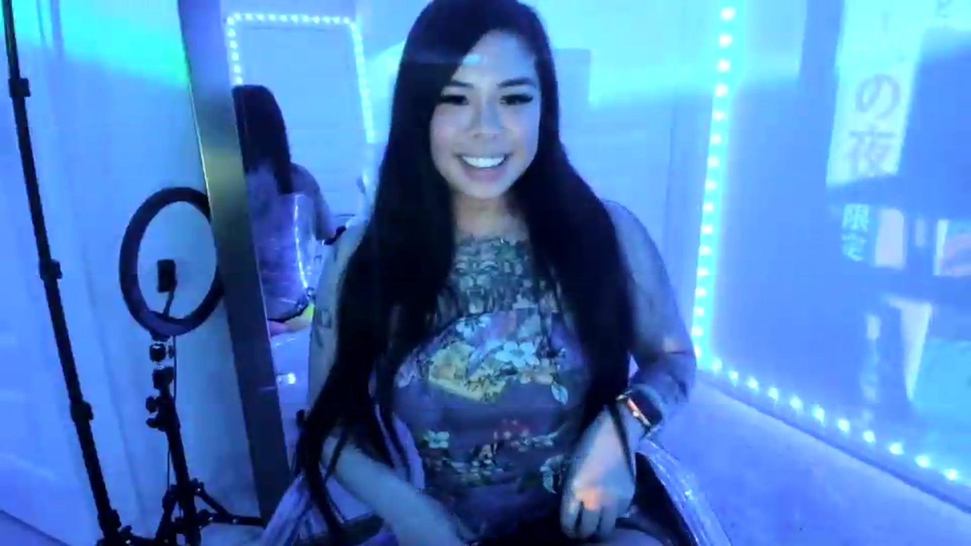 Gallery image thumbnail from dolllface's myfreecams stream on, 08/19/2026, 04:08 image 10 of 20