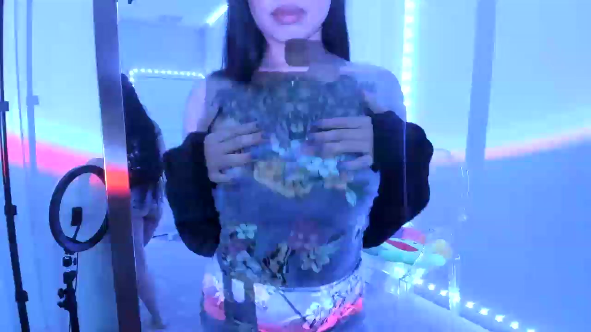 Gallery image thumbnail from dolllface's myfreecams stream on, 08/19/2026, 04:44 image 9 of 20