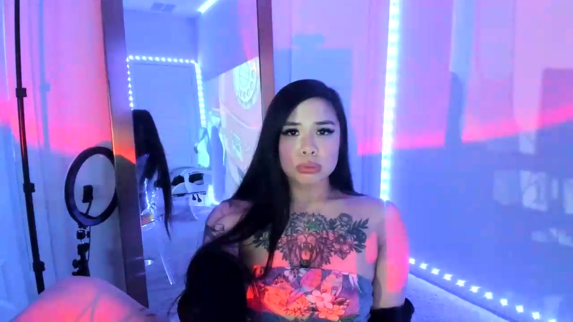 Gallery image thumbnail from dolllface's myfreecams stream on, 08/19/2026, 04:44 image 16 of 20