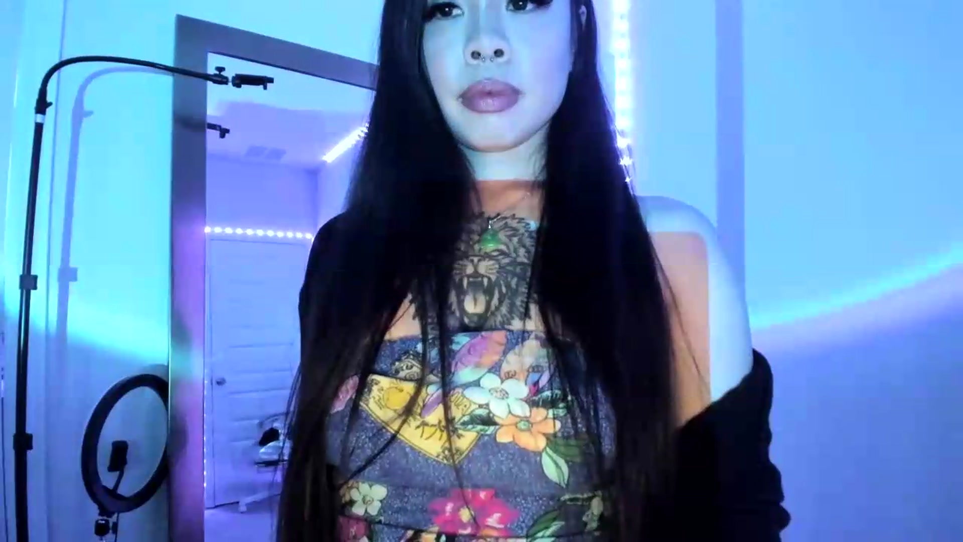 Gallery image thumbnail from dolllface's myfreecams stream on, 08/19/2026, 04:44 image 11 of 20