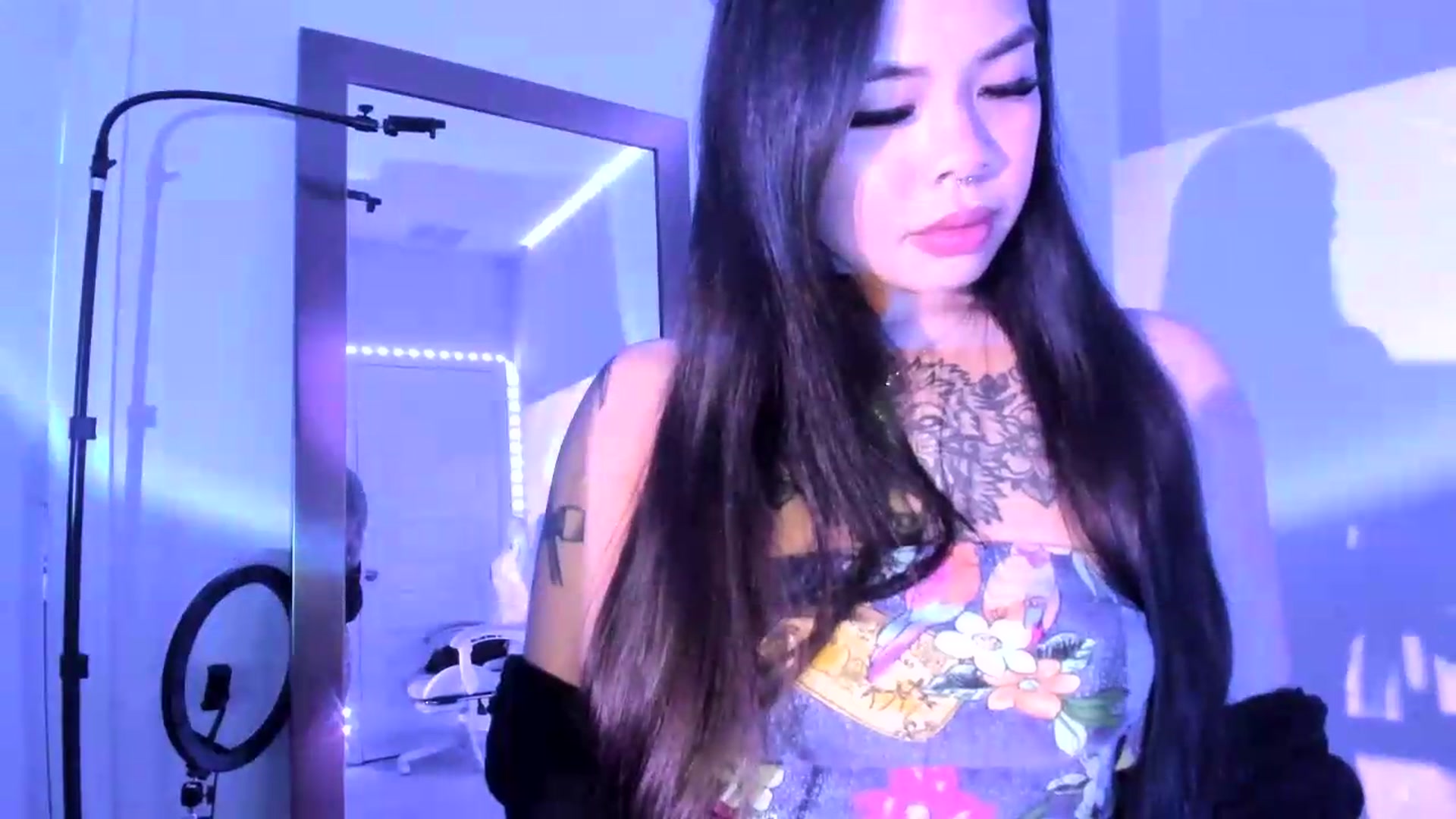 Gallery image thumbnail from dolllface's myfreecams stream on, 08/19/2026, 04:44 image 13 of 20
