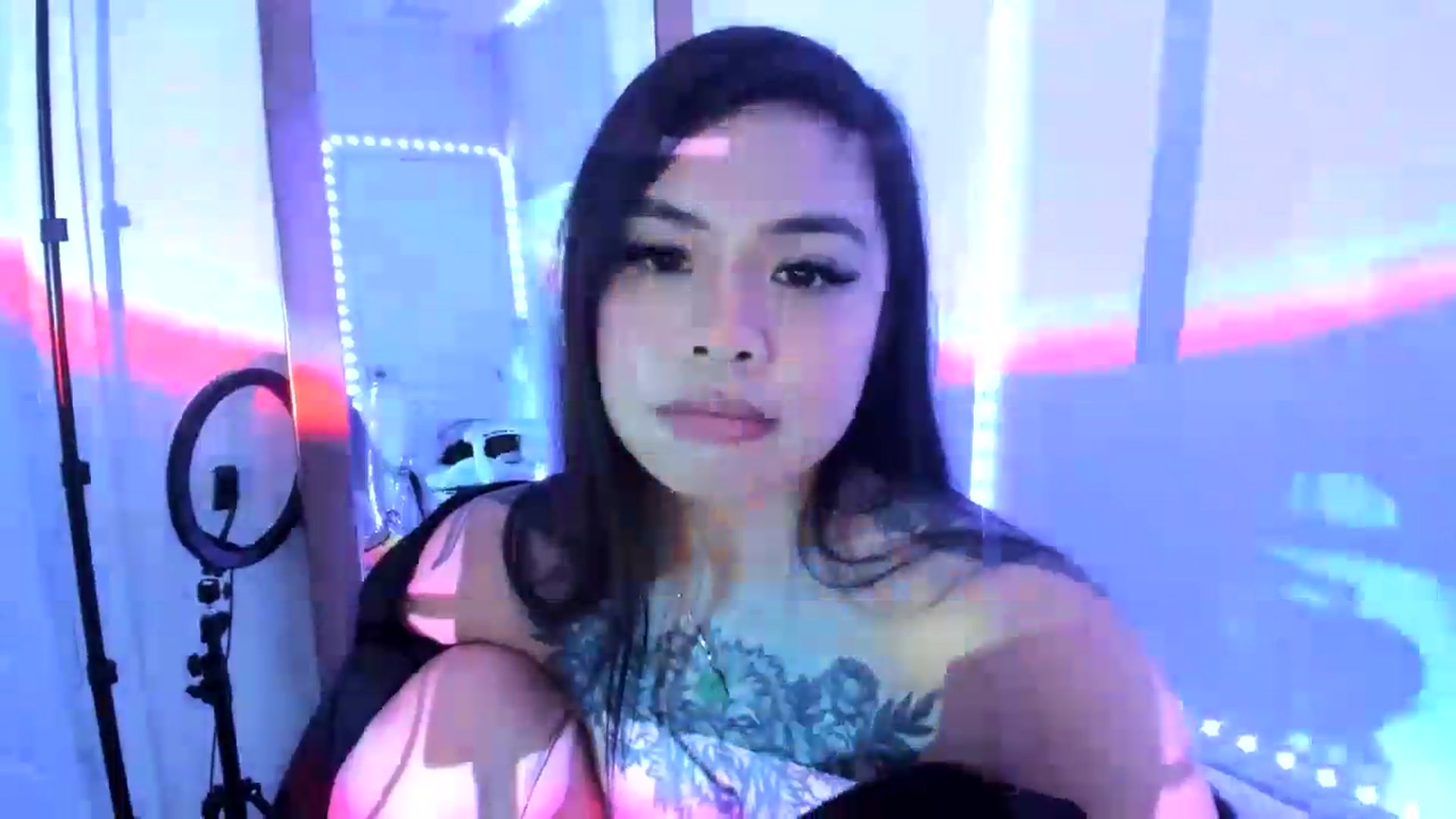 Gallery image thumbnail from dolllface's myfreecams stream on, 08/19/2026, 04:44 image 20 of 20