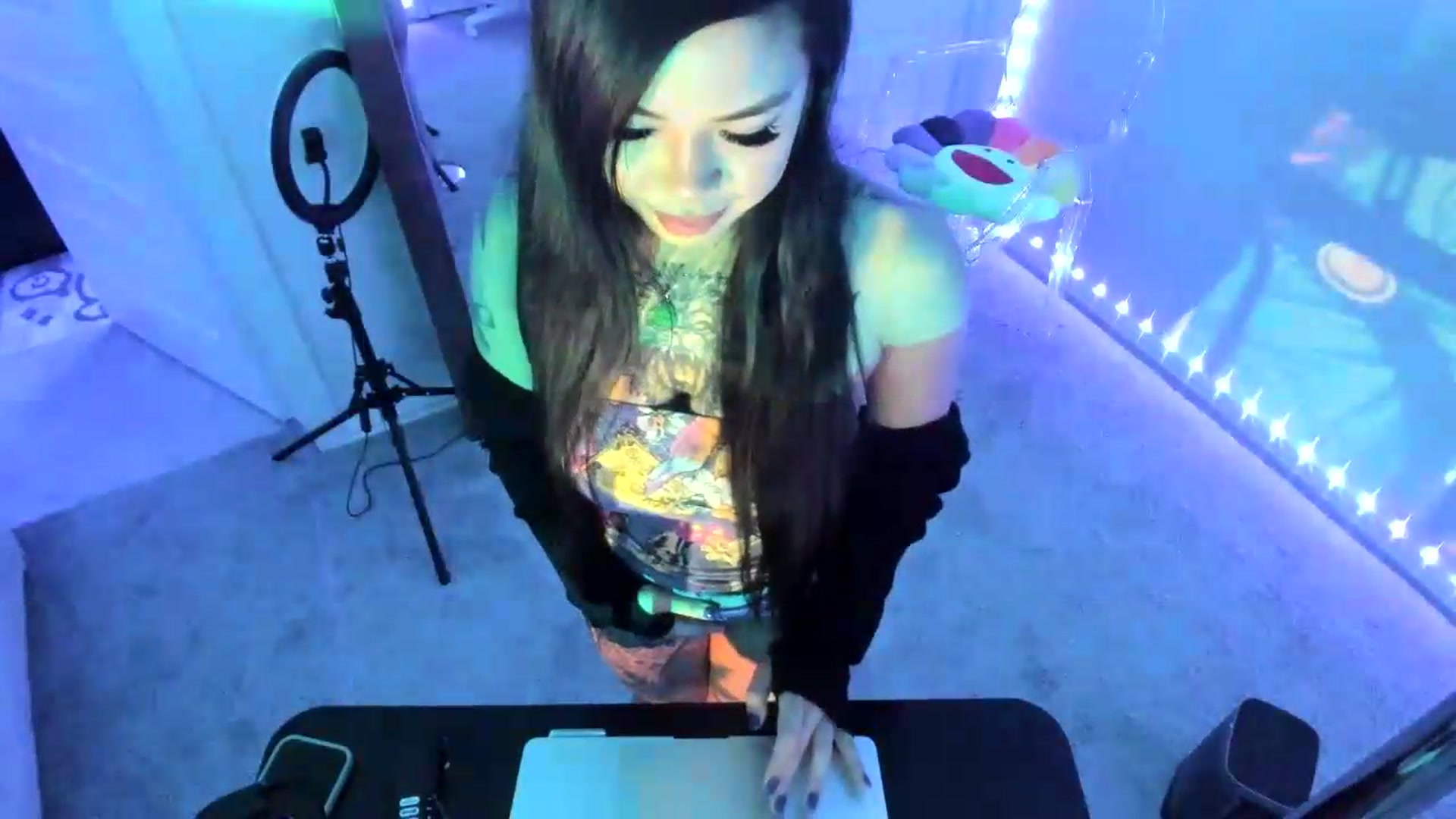 Gallery image thumbnail from dolllface's myfreecams stream on, 08/19/2026, 07:11 image 14 of 20