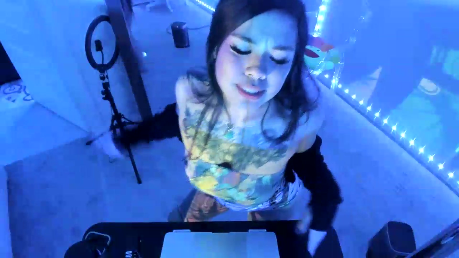 Gallery image thumbnail from dolllface's myfreecams stream on, 08/19/2026, 07:11 image 13 of 20