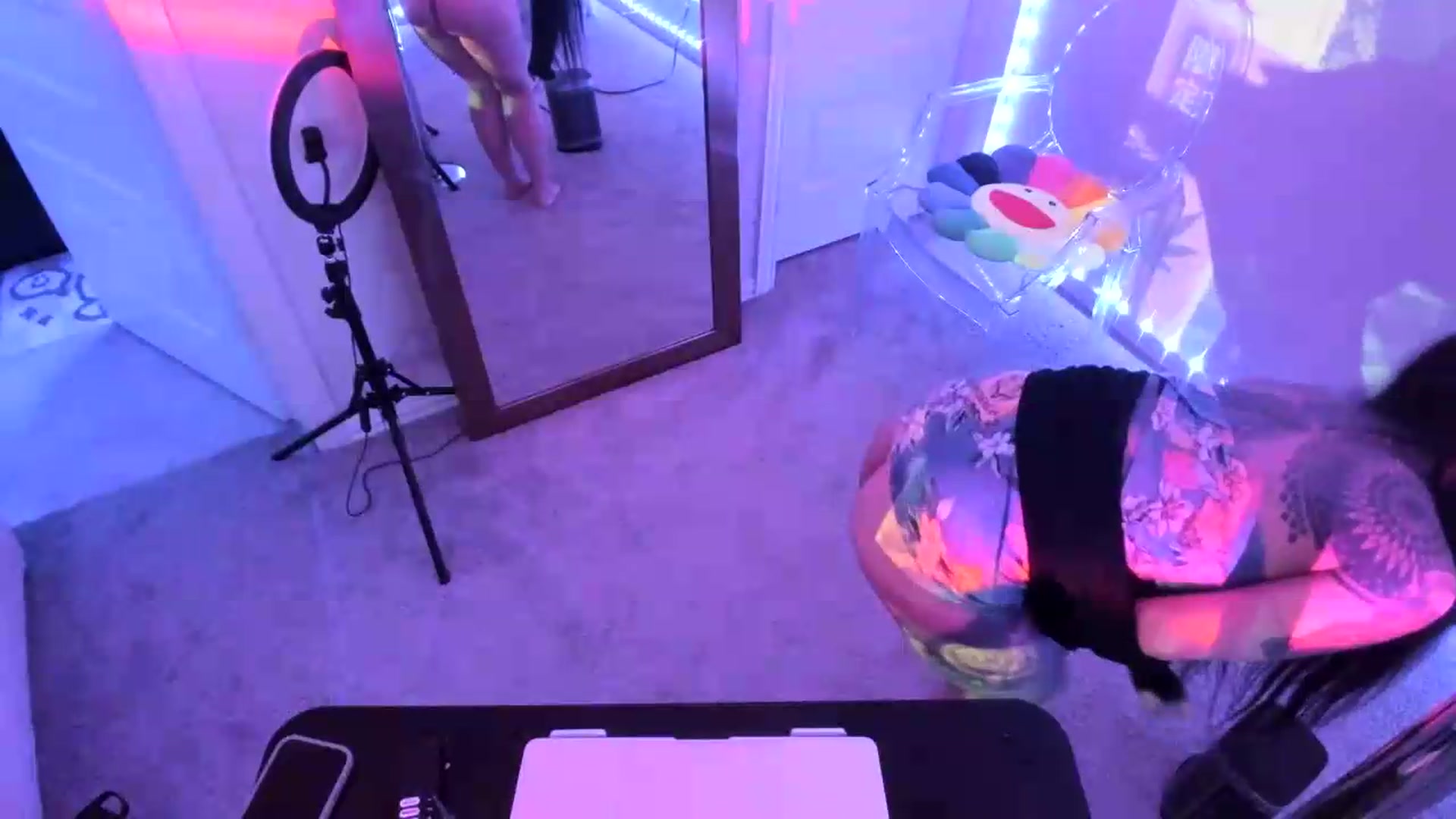 Gallery image thumbnail from dolllface's myfreecams stream on, 08/19/2026, 07:11 image 15 of 20