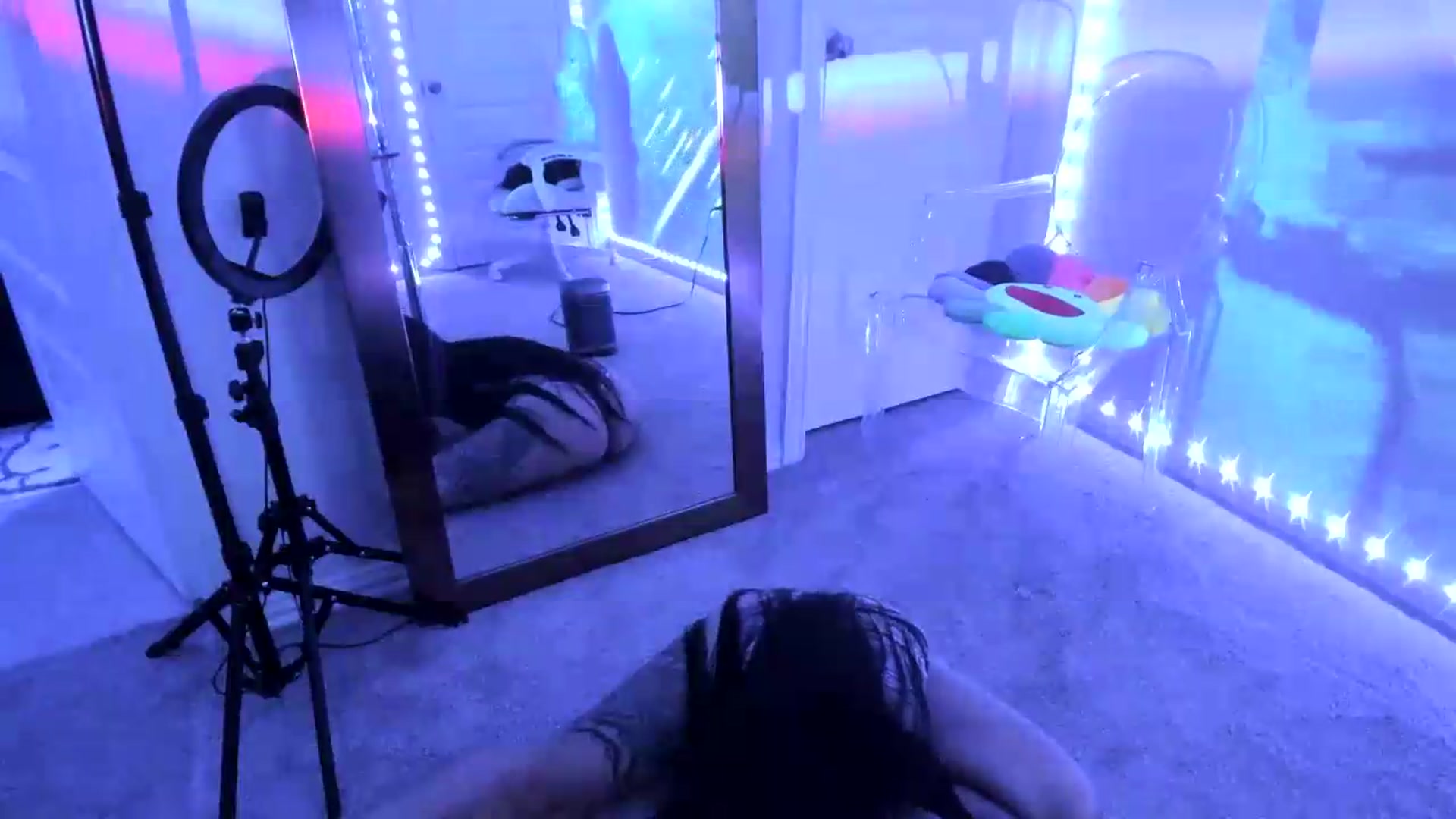 Gallery image thumbnail from dolllface's myfreecams stream on, 08/19/2026, 08:10 image 18 of 20