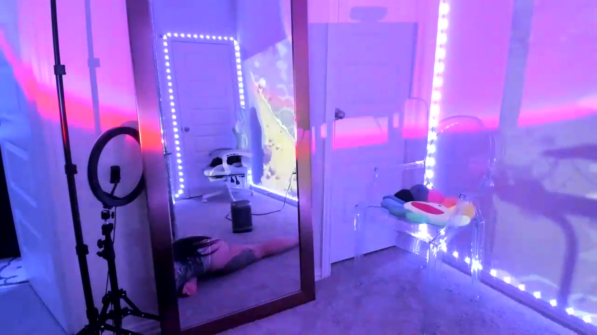 Gallery image thumbnail from dolllface's myfreecams stream on, 08/19/2026, 08:10 image 20 of 20