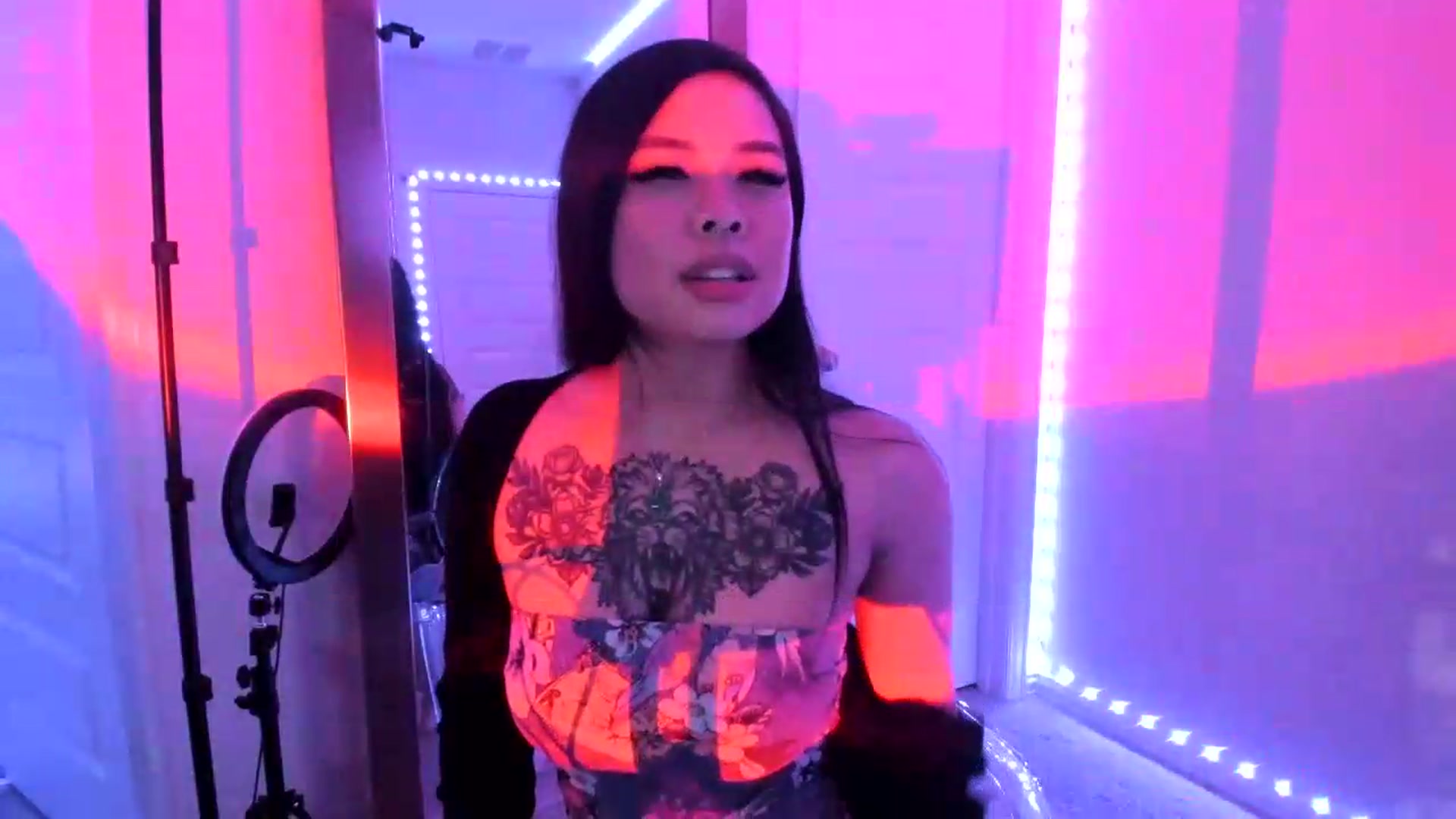 Gallery image thumbnail from dolllface's myfreecams stream on, 08/19/2026, 08:10 image 11 of 20