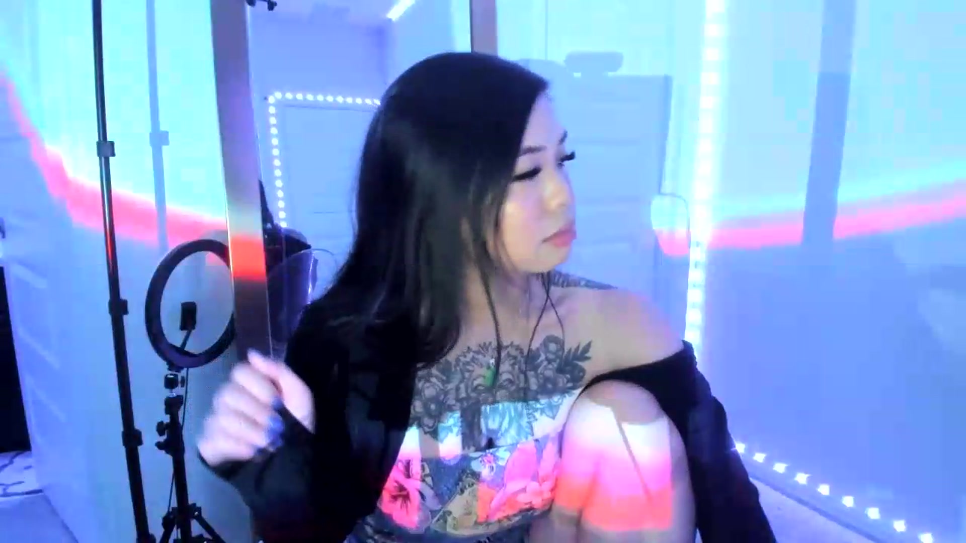 Gallery image thumbnail from dolllface's myfreecams stream on, 08/19/2026, 09:04 image 9 of 20
