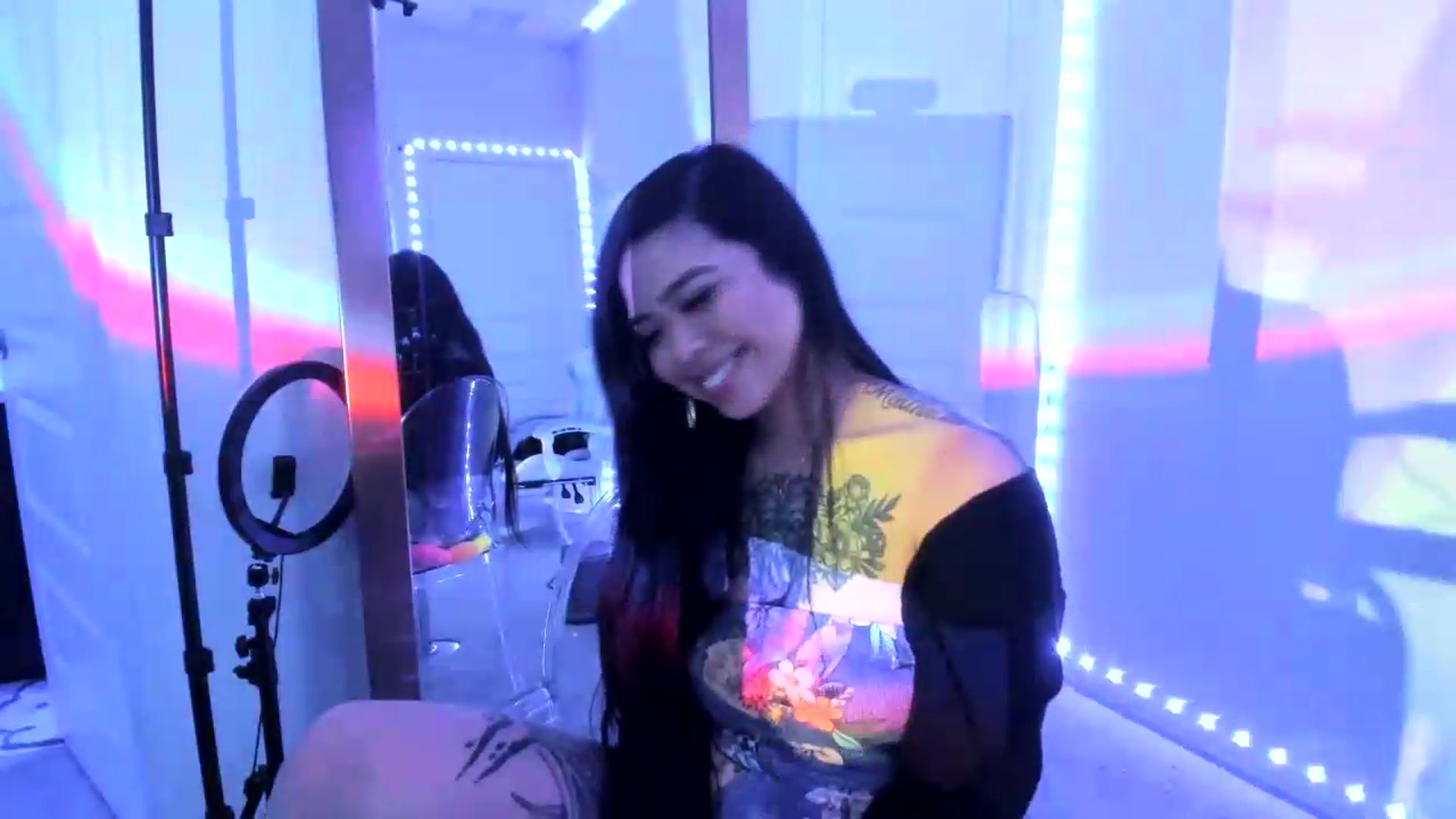 Gallery image thumbnail from dolllface's myfreecams stream on, 08/19/2026, 09:04 image 3 of 20