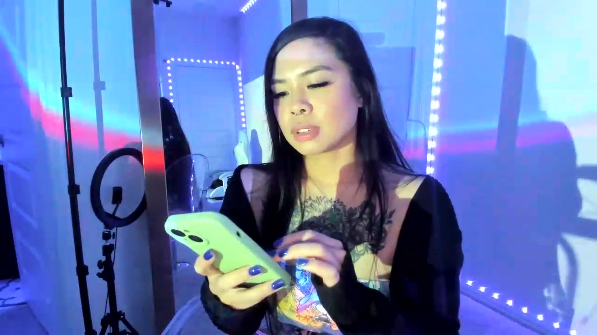 Gallery image thumbnail from dolllface's myfreecams stream on, 08/19/2026, 09:04 image 14 of 20
