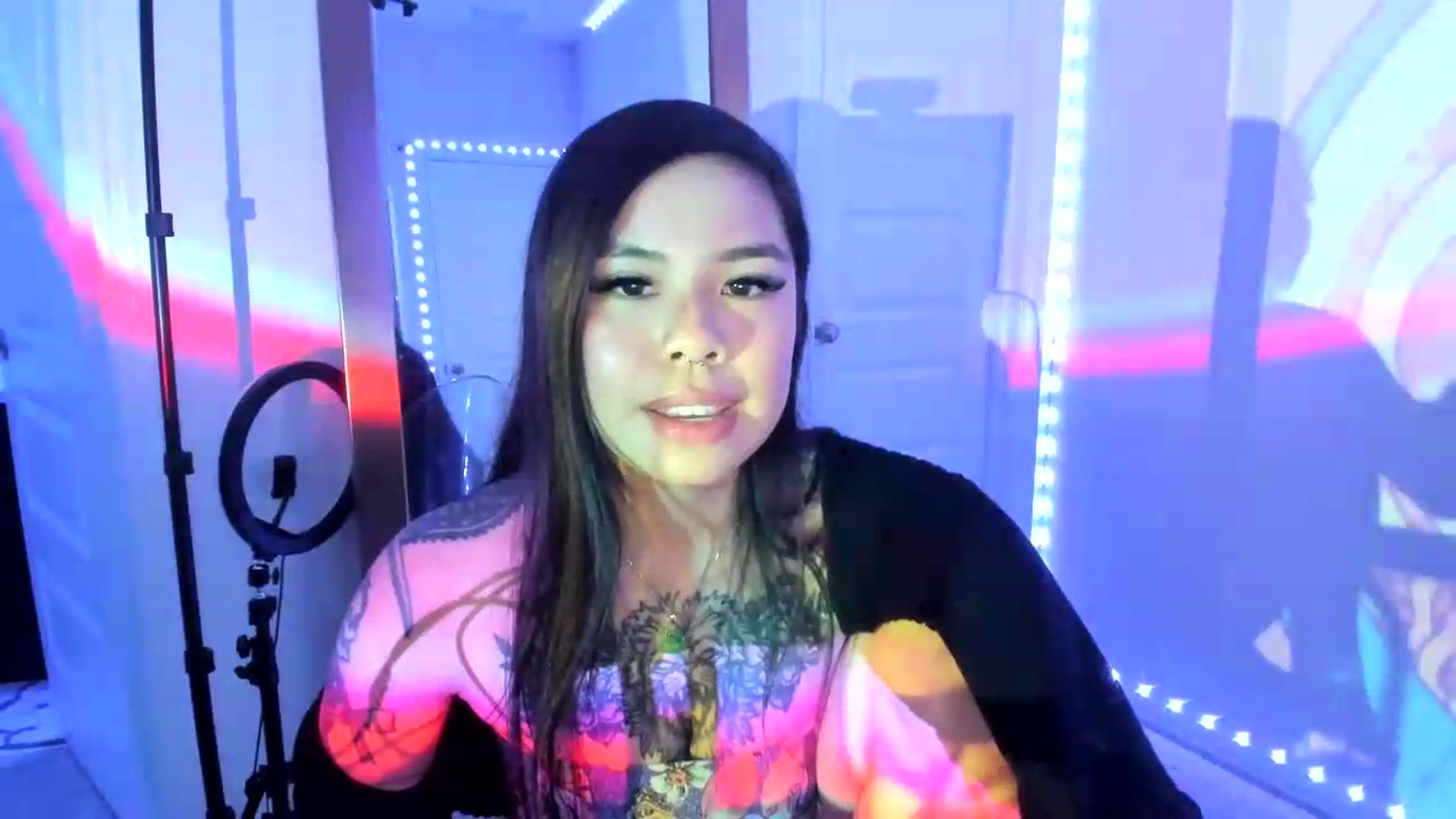 Gallery image thumbnail from dolllface's myfreecams stream on, 08/19/2026, 09:04 image 15 of 20