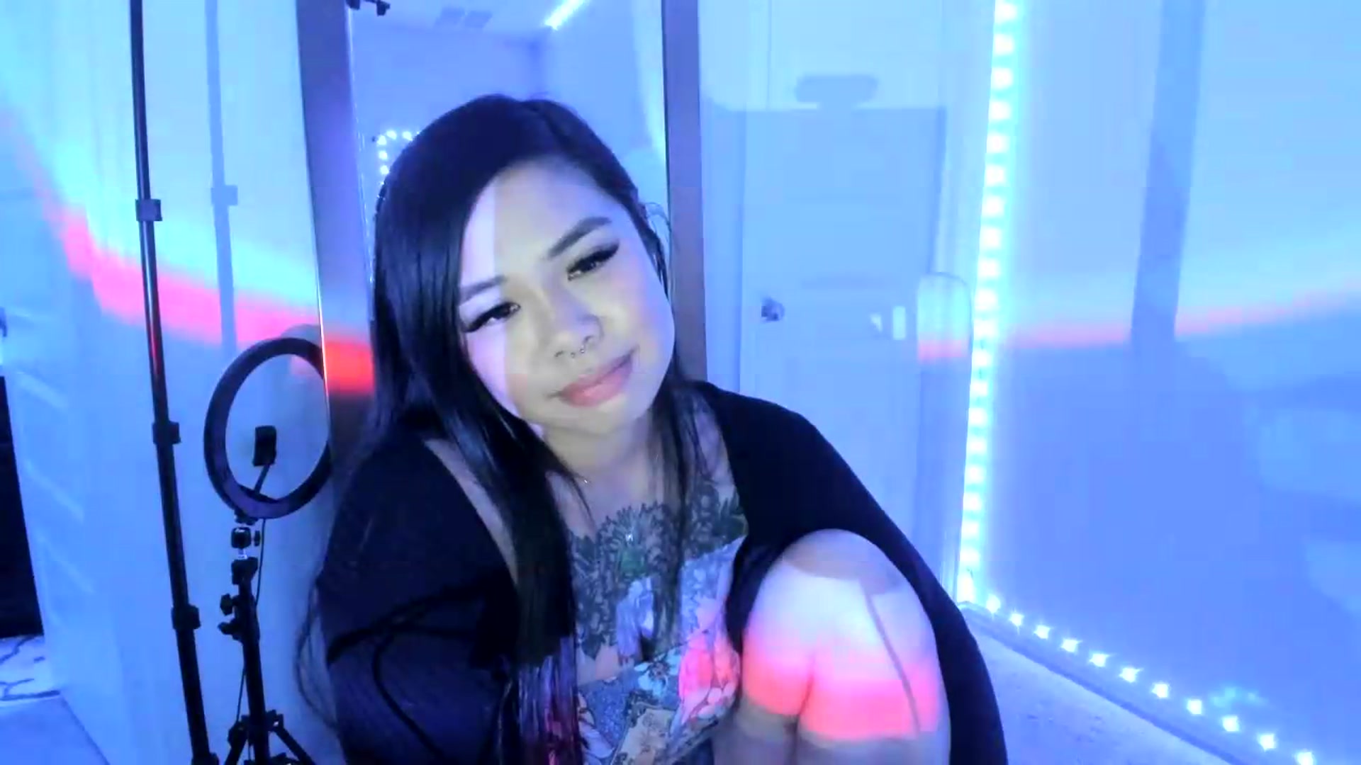 Gallery image thumbnail from dolllface's myfreecams stream on, 08/19/2026, 09:04 image 13 of 20
