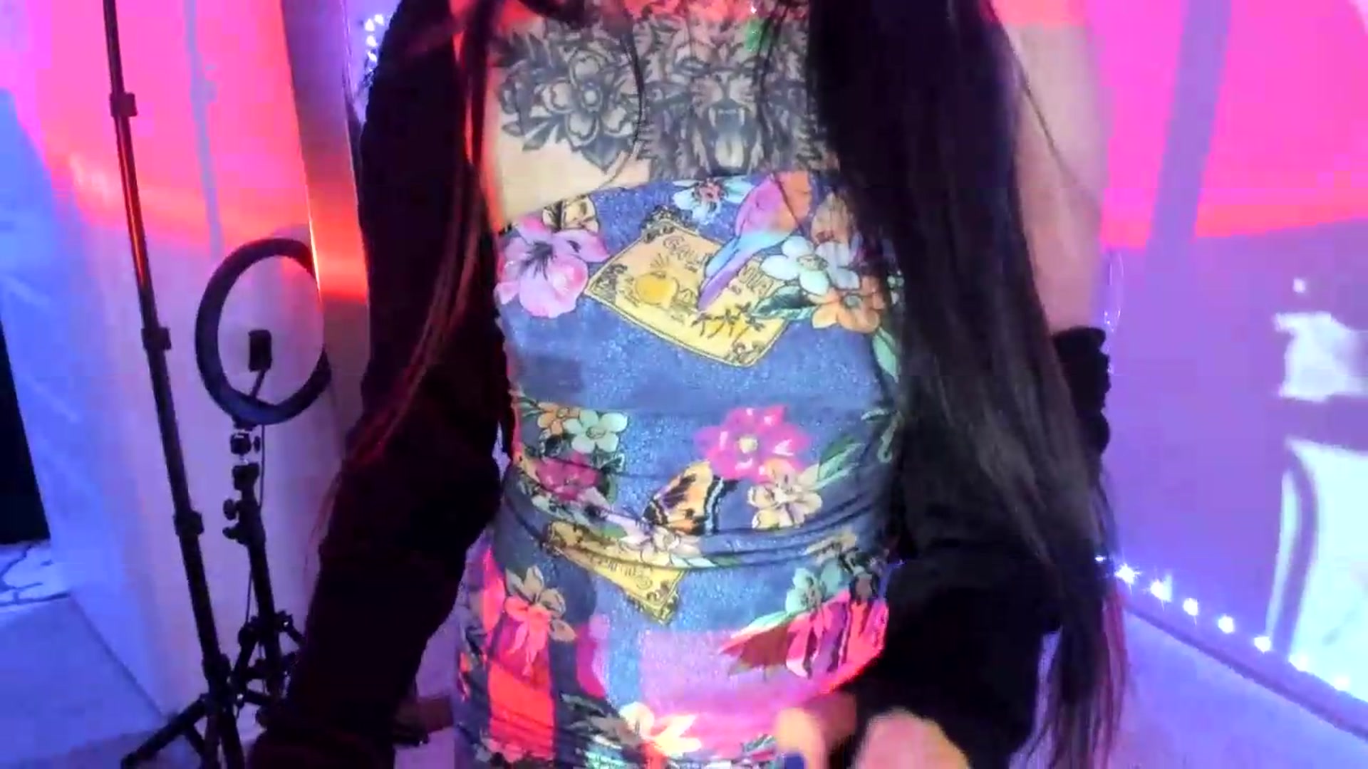 Gallery image thumbnail from dolllface's myfreecams stream on, 08/19/2026, 09:23 image 6 of 20