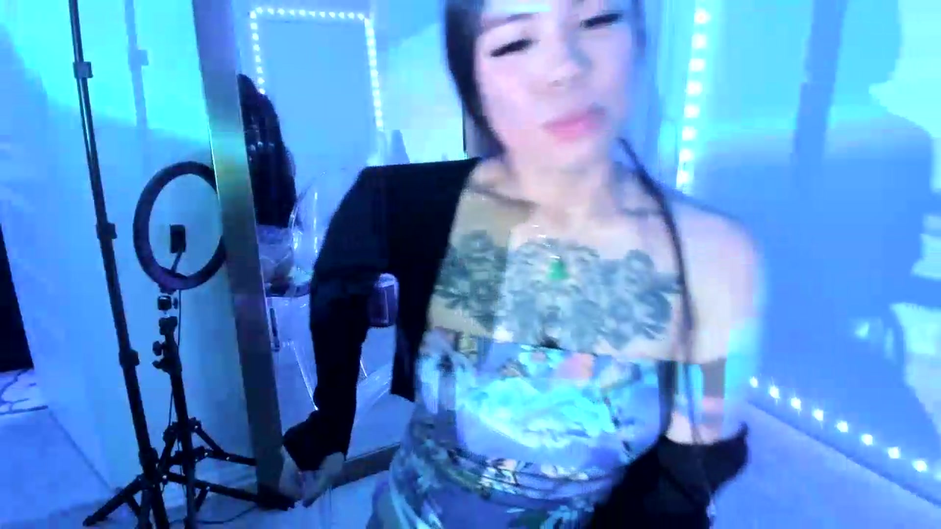 Gallery image thumbnail from dolllface's myfreecams stream on, 08/19/2026, 10:25 image 5 of 20