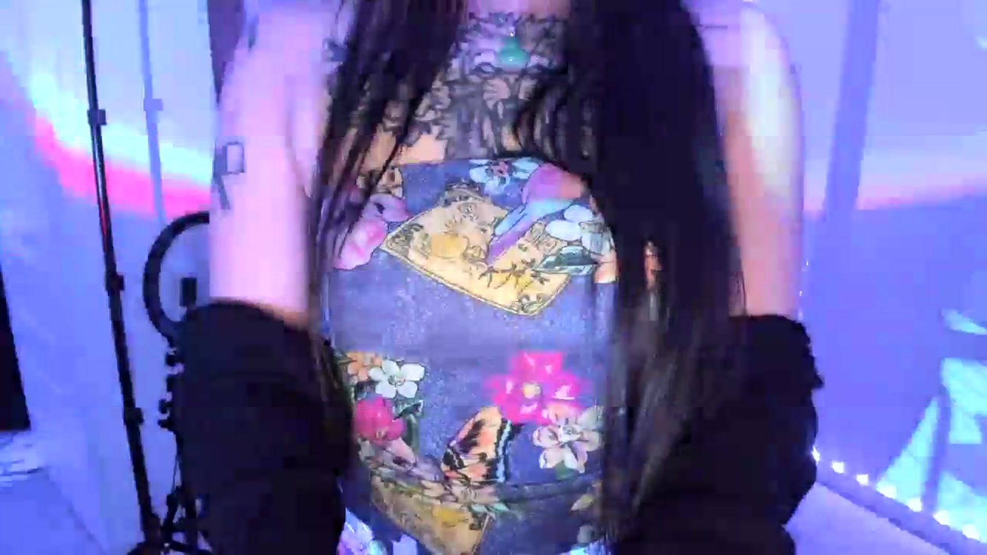 Gallery image thumbnail from dolllface's myfreecams stream on, 08/19/2026, 10:25 image 14 of 20