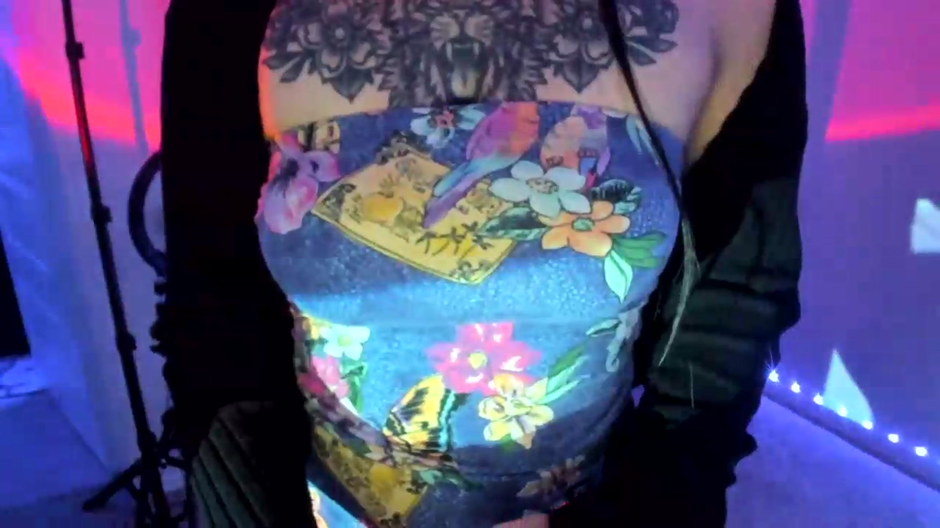 Gallery image thumbnail from dolllface's myfreecams stream on, 08/19/2026, 10:25 image 8 of 20