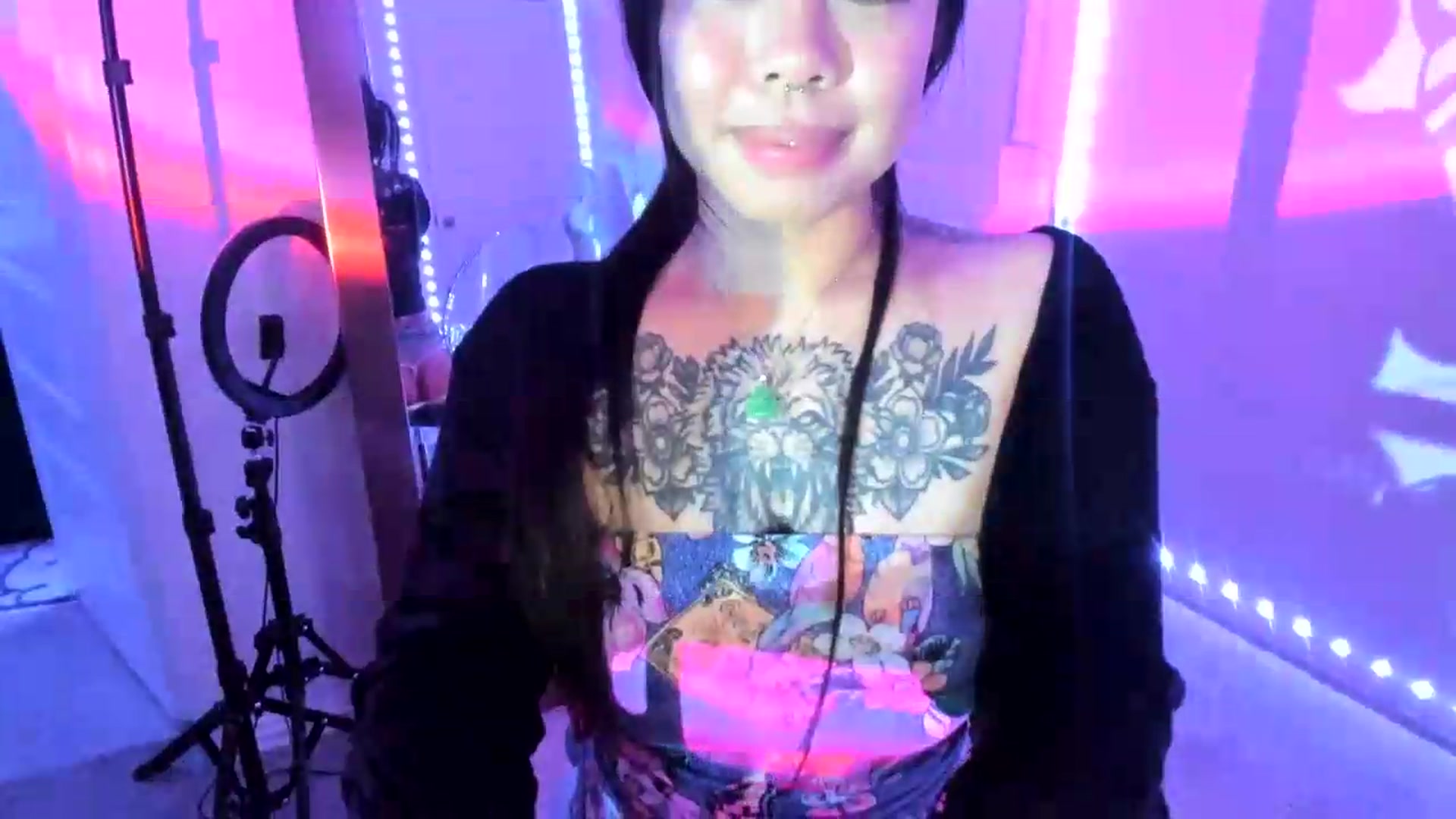 Gallery image thumbnail from dolllface's myfreecams stream on, 08/19/2026, 10:25 image 7 of 20