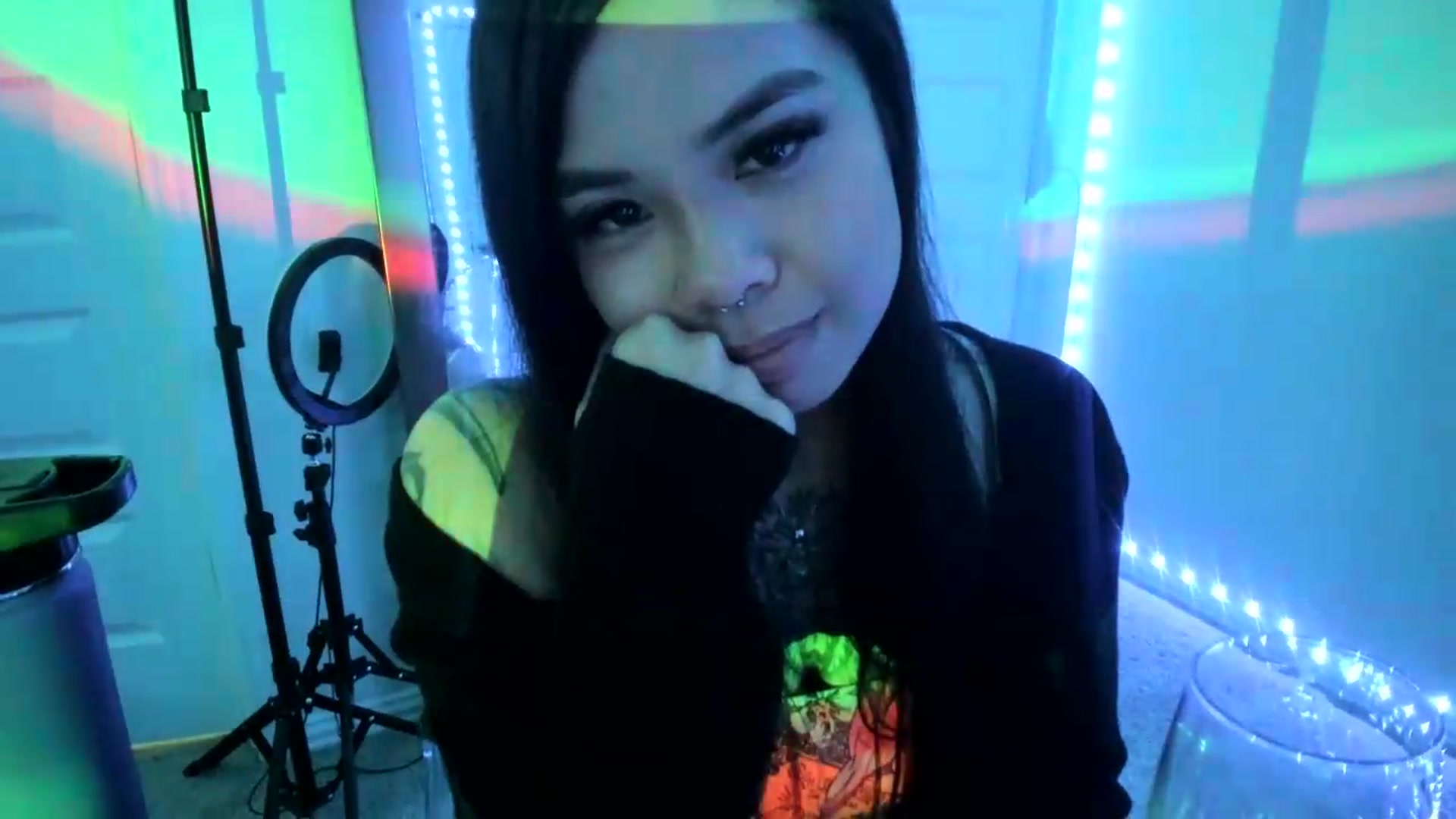 Gallery image thumbnail from dolllface's myfreecams stream on, 08/19/2026, 13:02 image 12 of 20