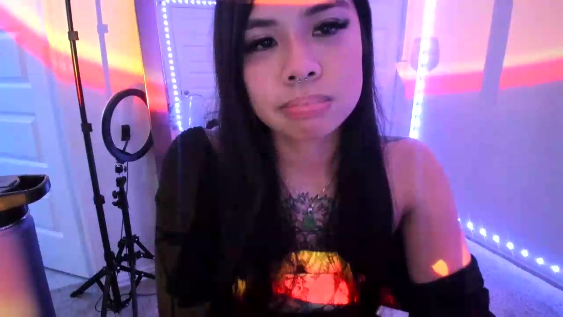 Gallery image thumbnail from dolllface's myfreecams stream on, 08/19/2026, 13:02 image 10 of 20