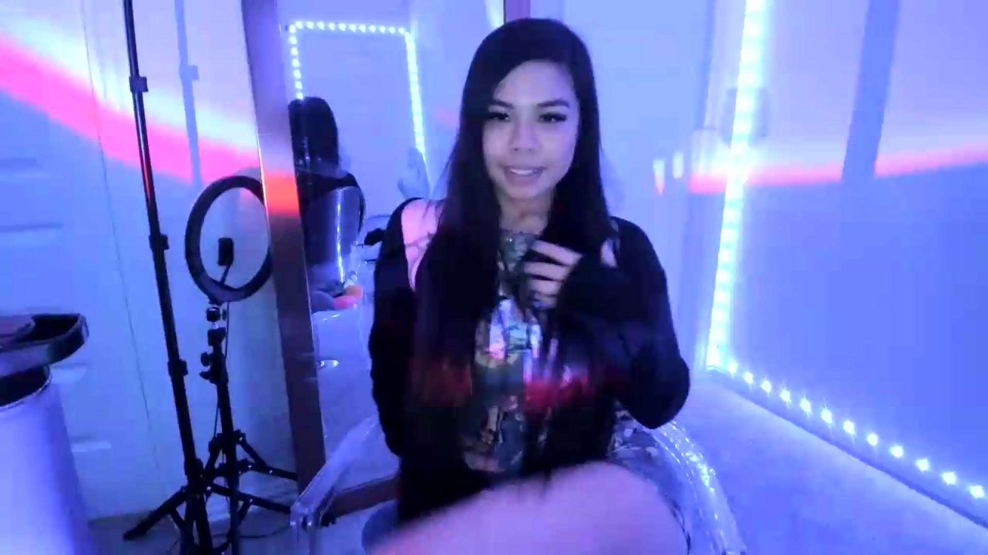 Gallery image thumbnail from dolllface's myfreecams stream on, 08/19/2026, 13:02 image 11 of 20