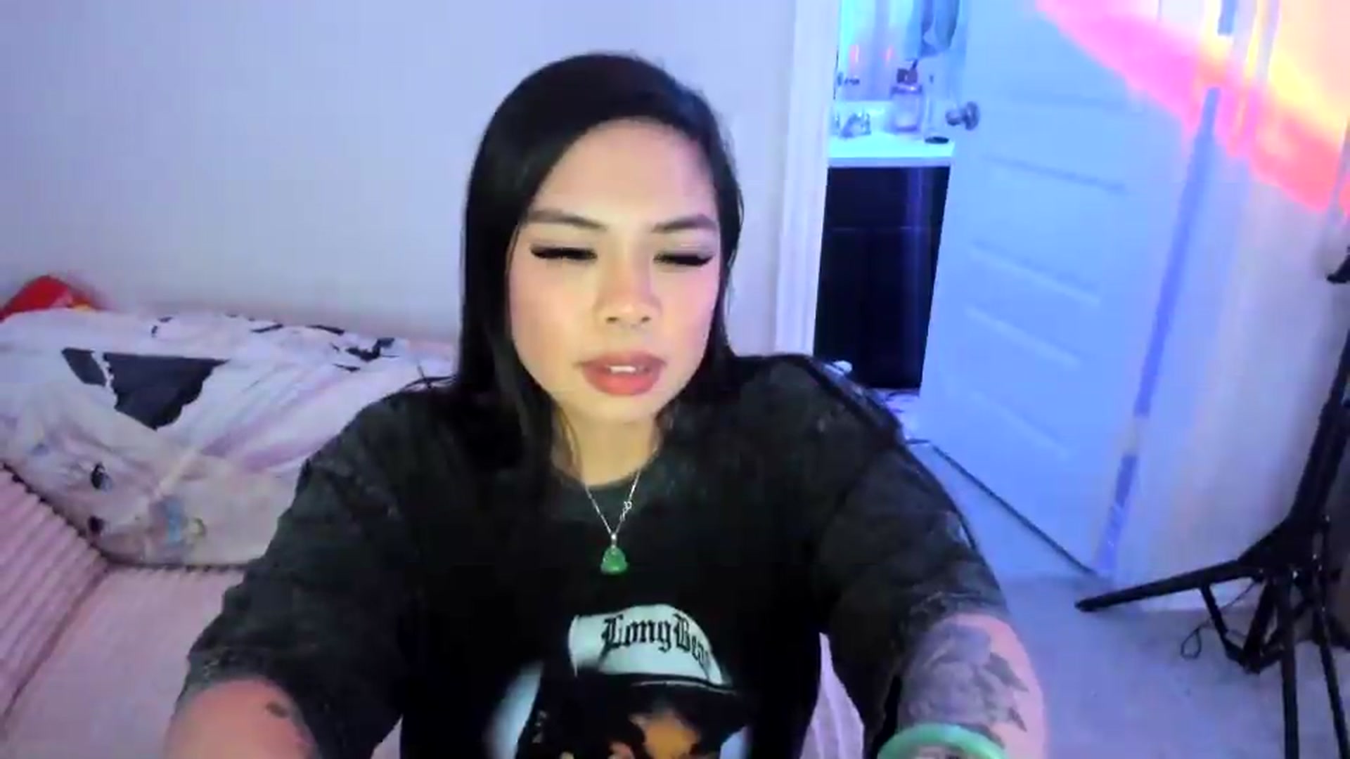 Gallery image thumbnail from dolllface's myfreecams stream on, 08/20/2026, 03:23 image 14 of 20