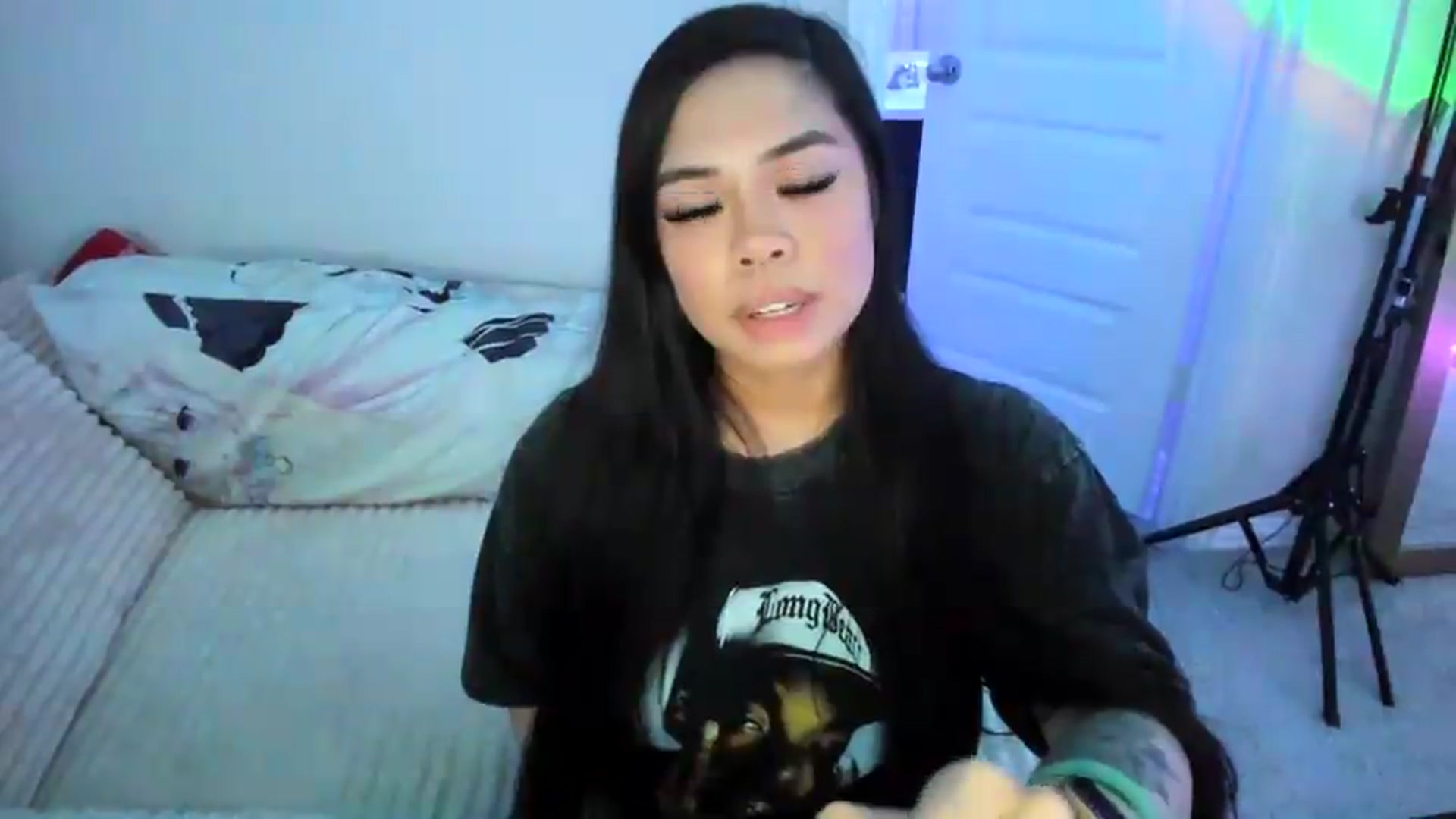 Gallery image thumbnail from dolllface's myfreecams stream on, 08/20/2026, 03:23 image 9 of 20