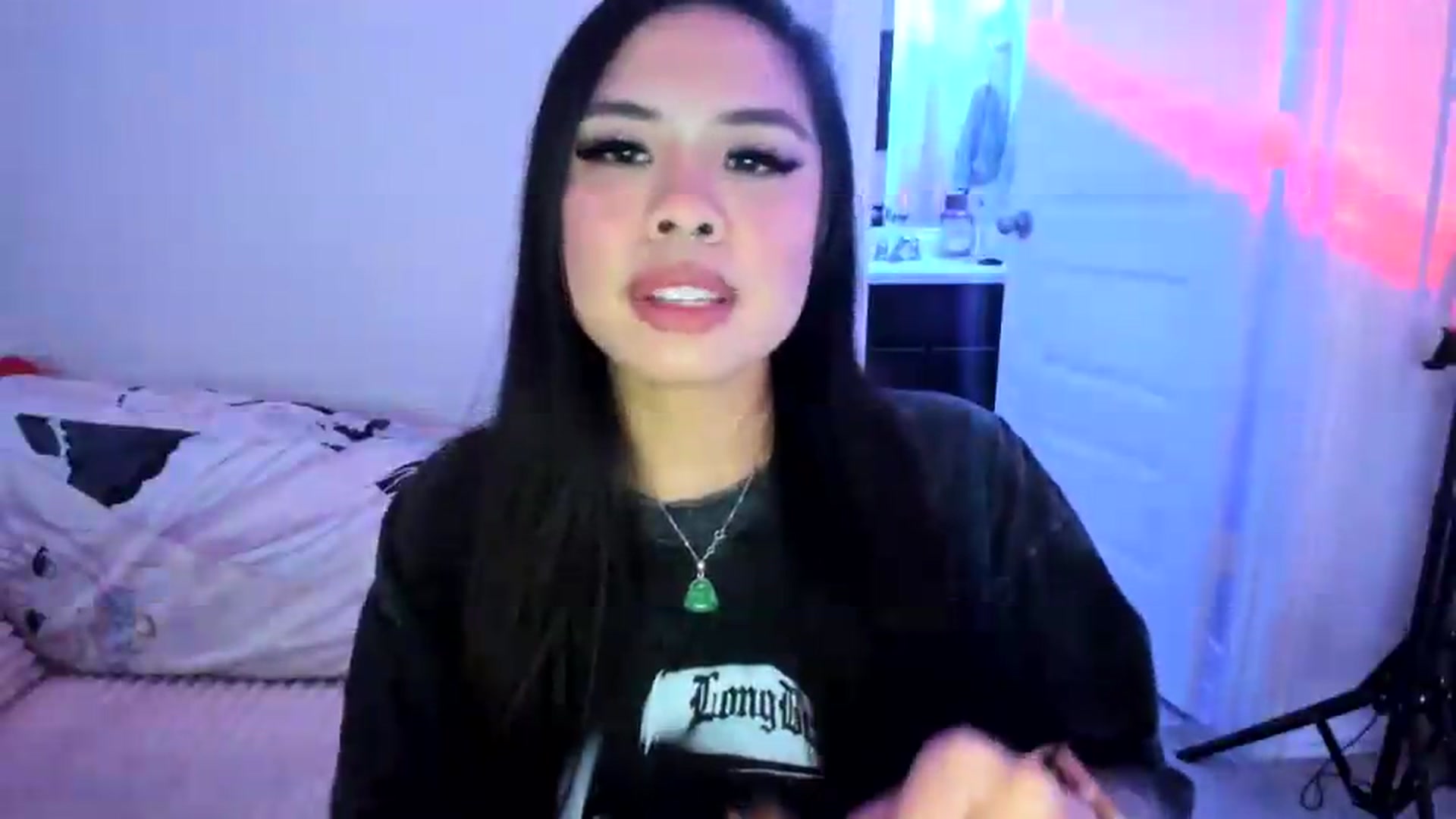 Gallery image thumbnail from dolllface's myfreecams stream on, 08/20/2026, 03:23 image 16 of 20