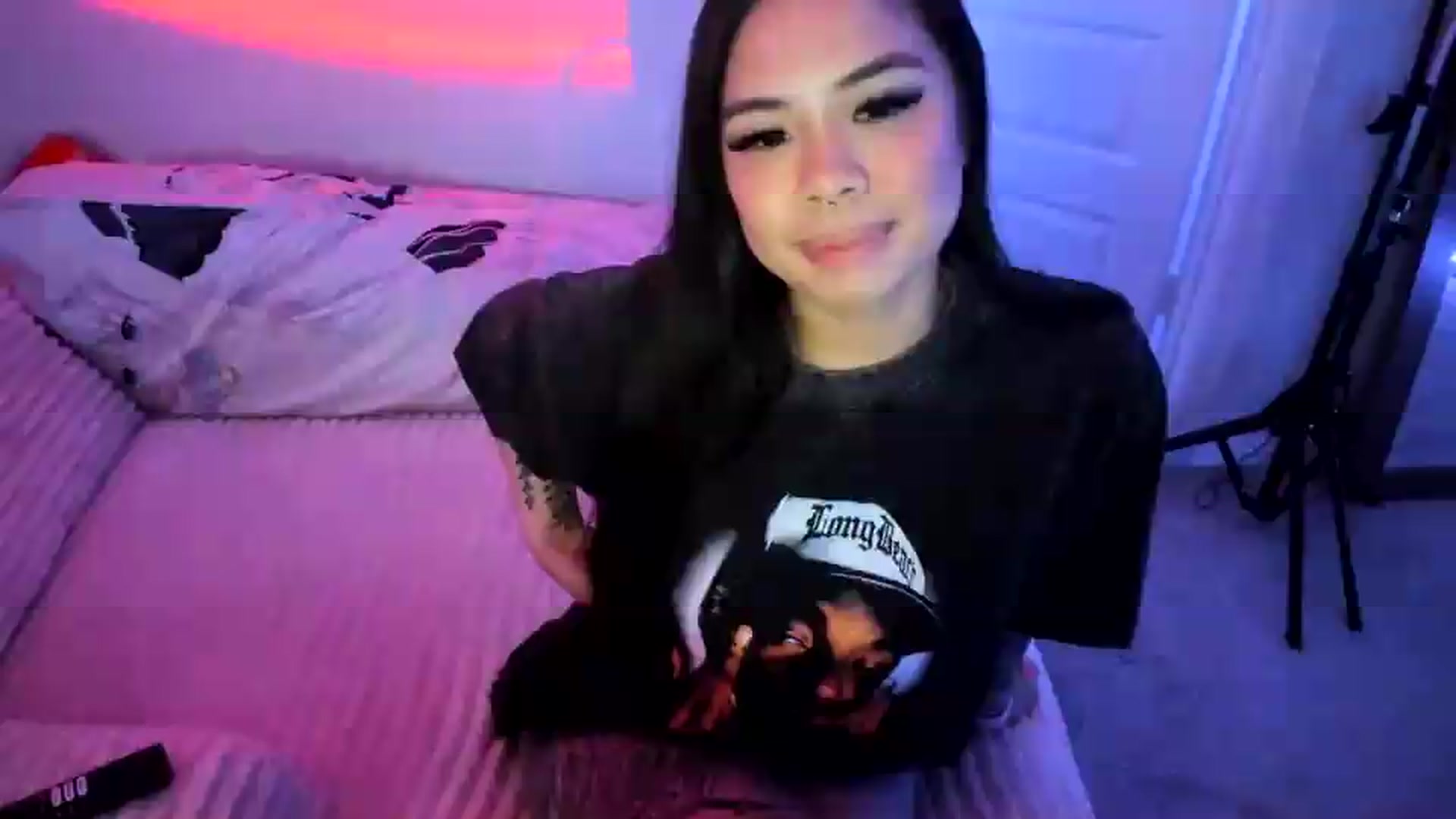 Gallery image thumbnail from dolllface's myfreecams stream on, 08/20/2026, 03:23 image 1 of 20