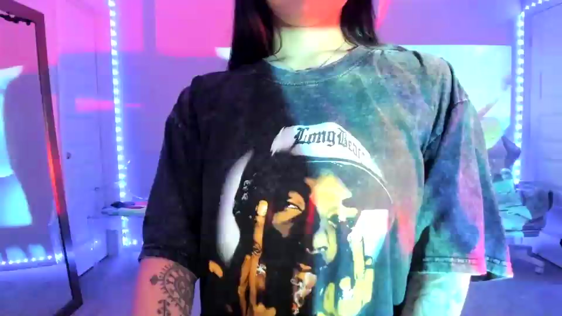 Gallery image thumbnail from dolllface's myfreecams stream on, 08/20/2026, 03:23 image 5 of 20