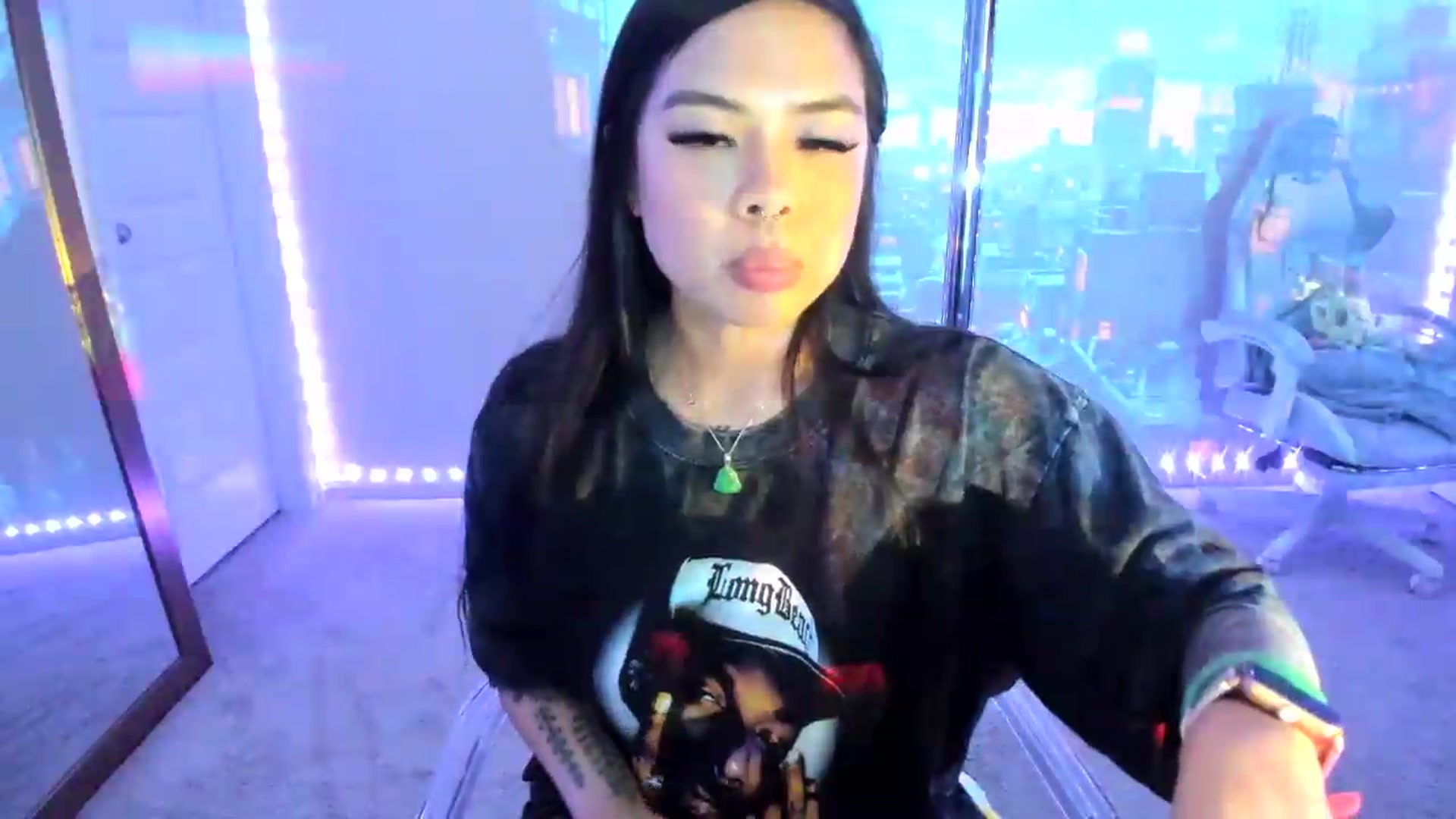 Gallery image thumbnail from dolllface's myfreecams stream on, 08/20/2026, 07:50 image 17 of 20