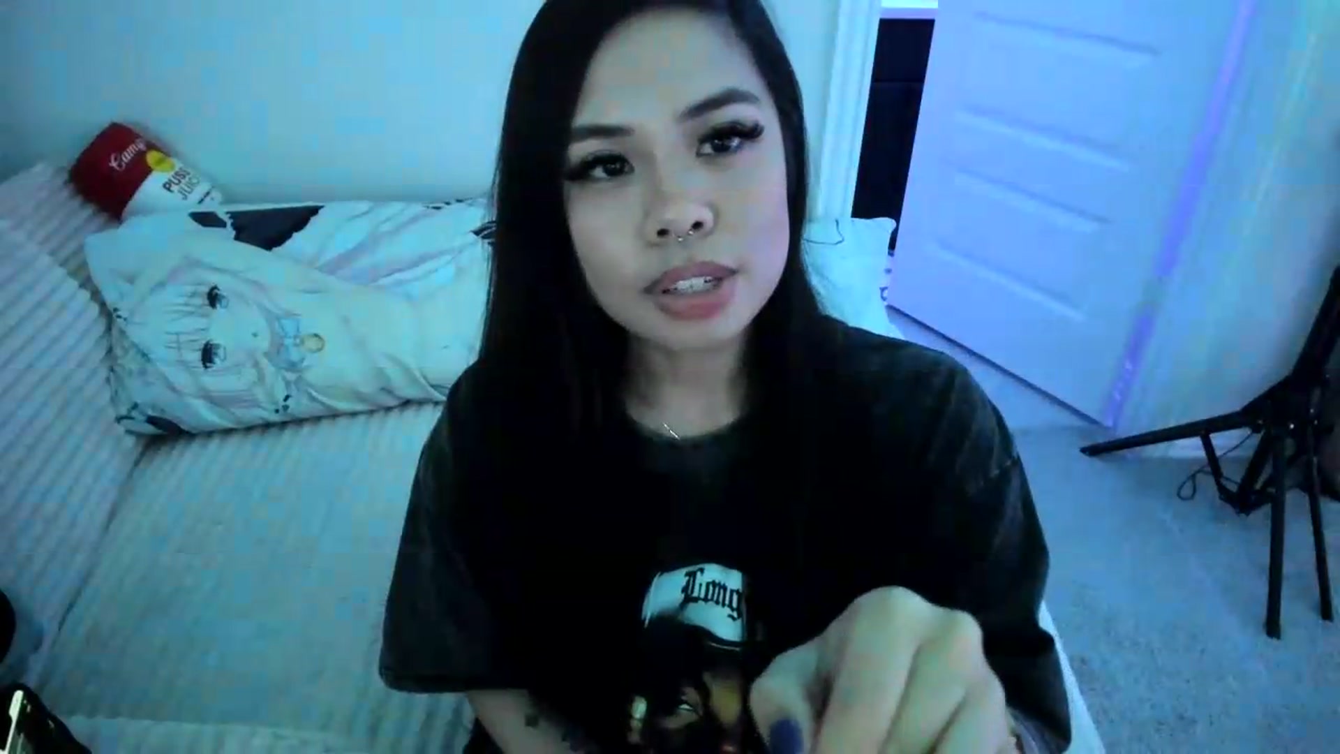Gallery image thumbnail from dolllface's myfreecams stream on, 08/20/2026, 09:44 image 8 of 20