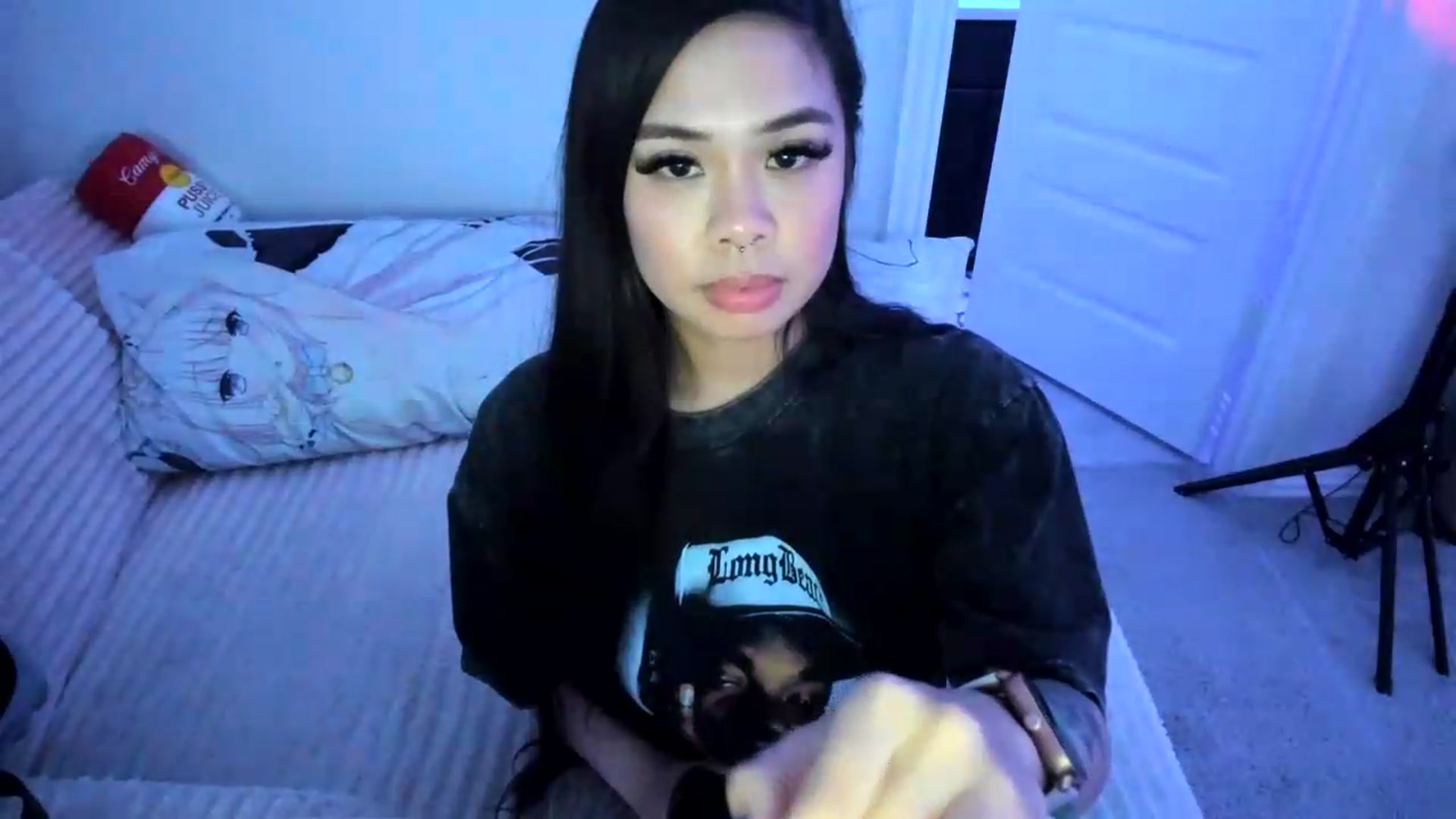 Gallery image thumbnail from dolllface's myfreecams stream on, 08/20/2026, 09:44 image 12 of 20
