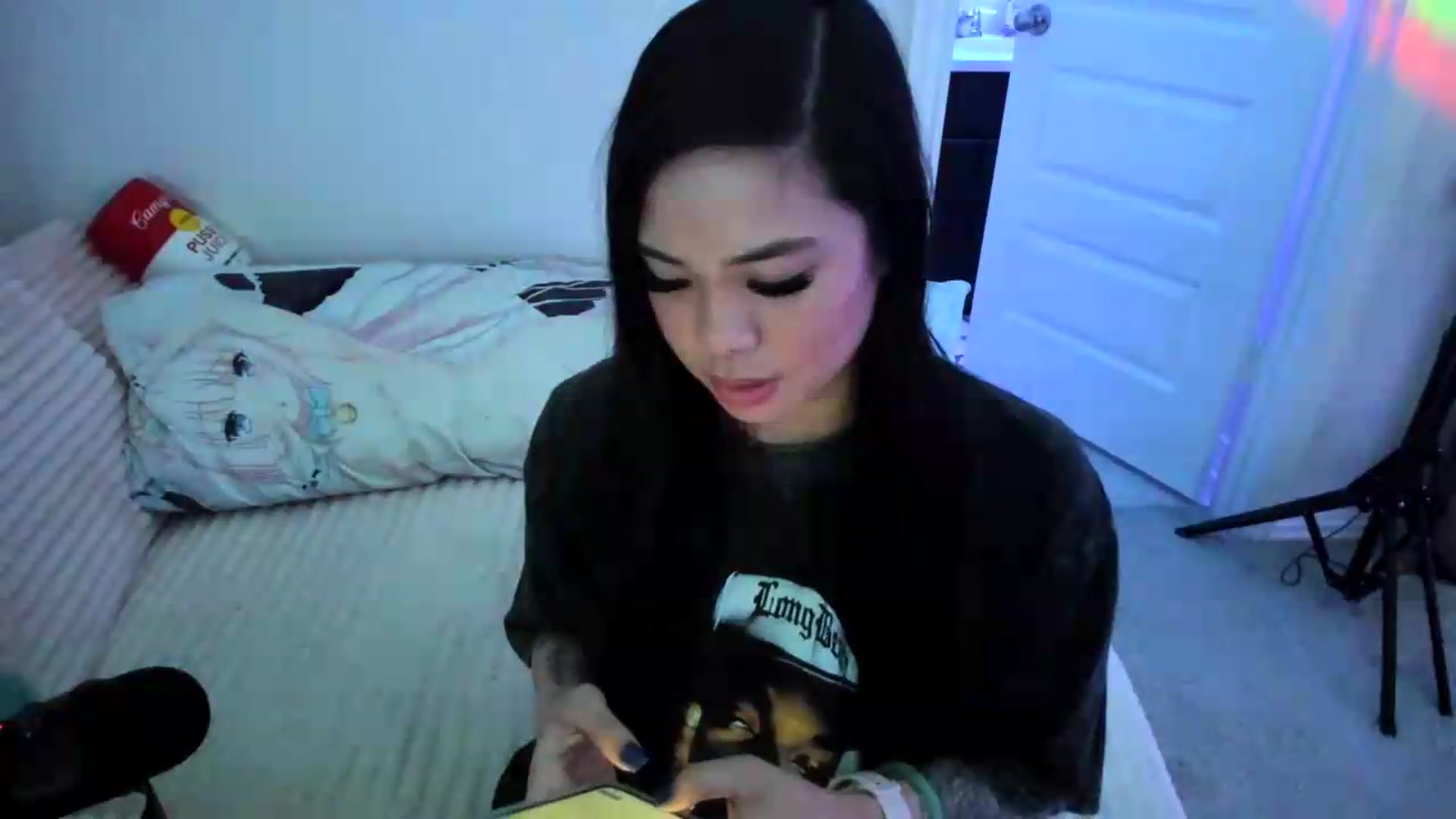 Gallery image thumbnail from dolllface's myfreecams stream on, 08/20/2026, 09:44 image 5 of 20