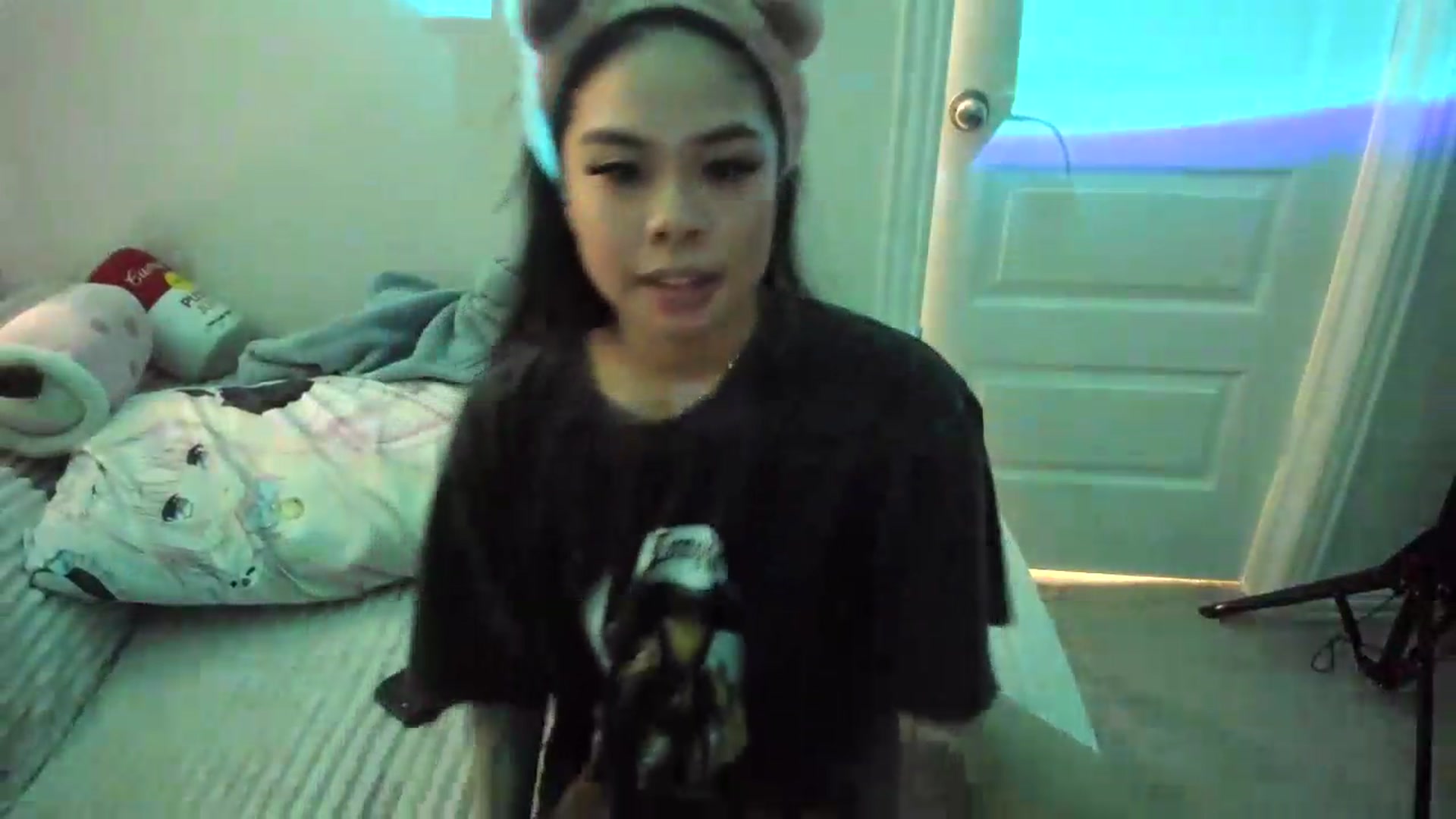 Gallery image thumbnail from dolllface's myfreecams stream on, 08/20/2026, 13:31 image 5 of 20