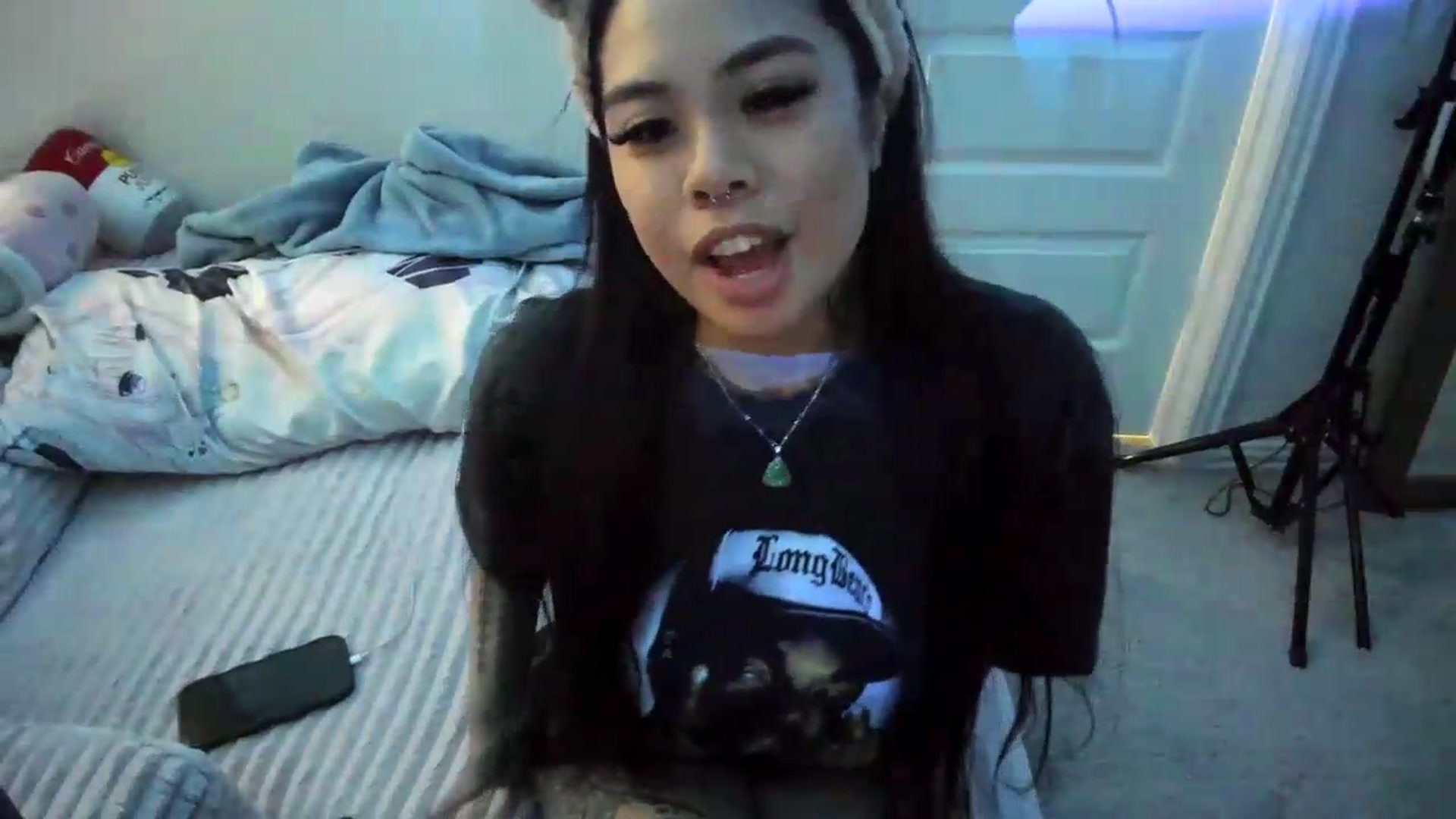 Gallery image thumbnail from dolllface's myfreecams stream on, 08/20/2026, 13:31 image 9 of 20
