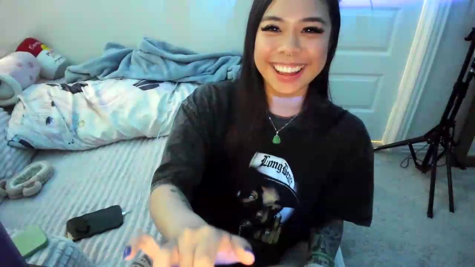 Gallery image thumbnail from dolllface's myfreecams stream on, 08/20/2026, 13:31 image 15 of 20