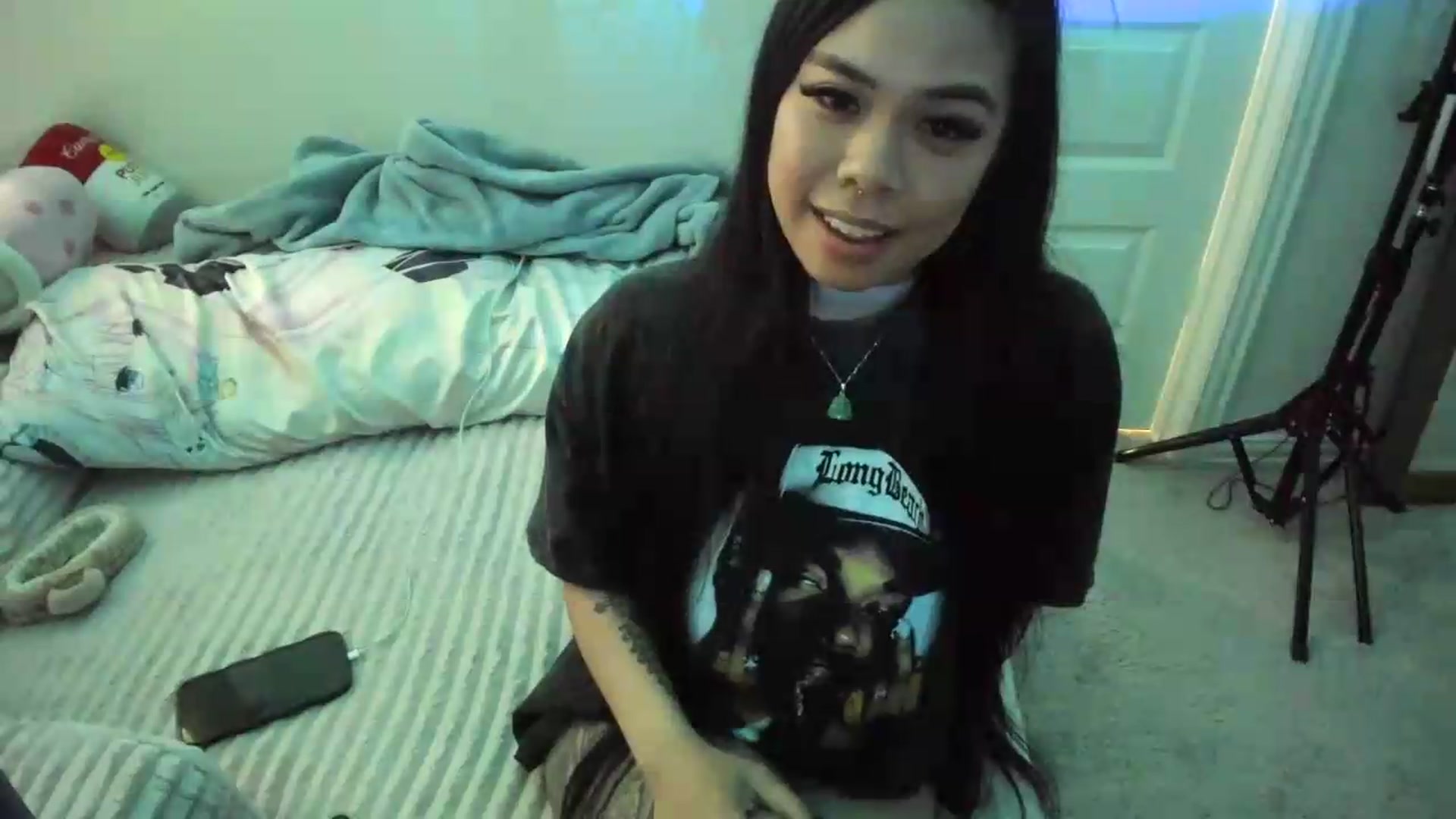 Gallery image thumbnail from dolllface's myfreecams stream on, 08/20/2026, 13:31 image 11 of 20