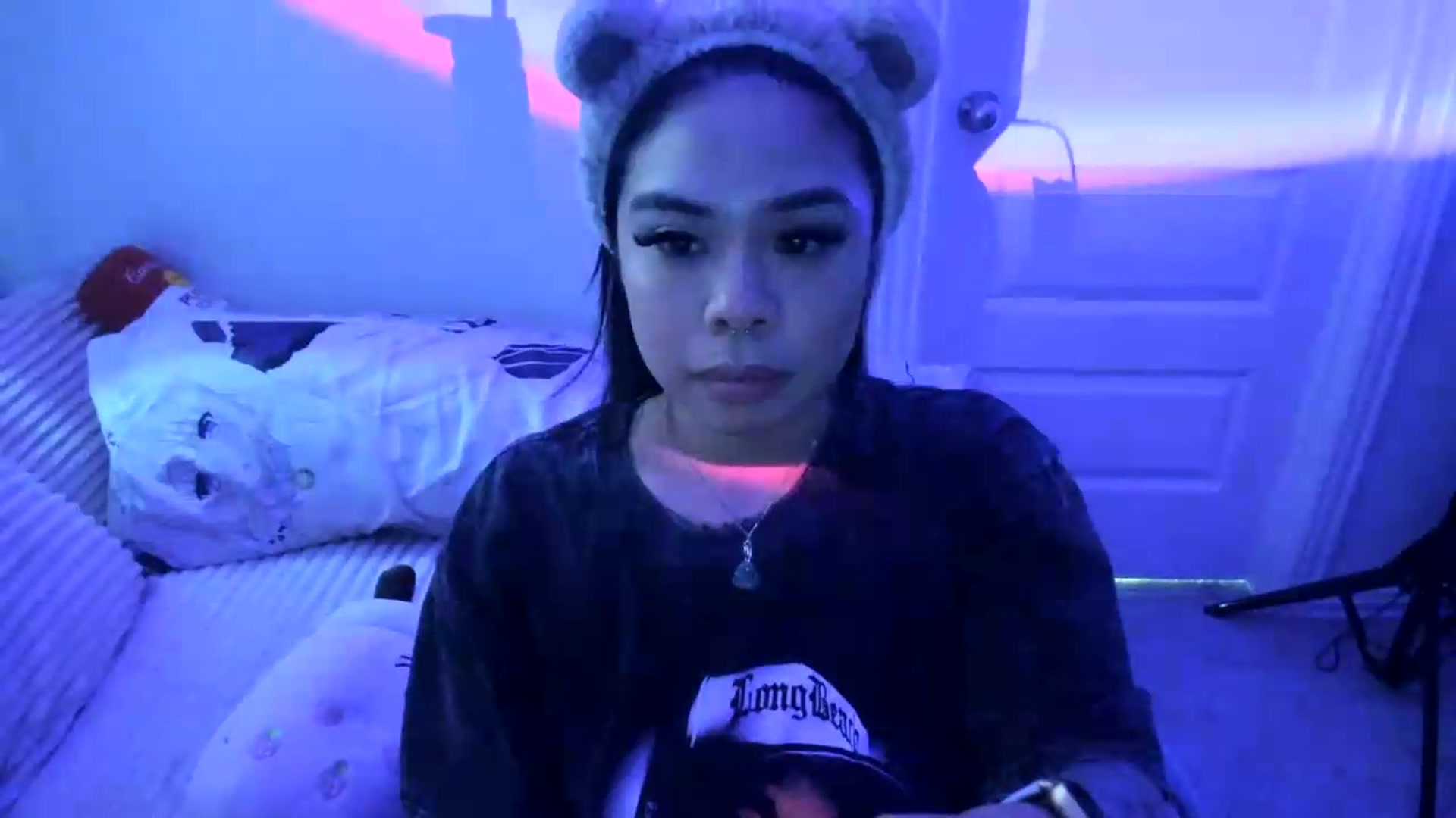 Gallery image thumbnail from dolllface's myfreecams stream on, 08/20/2026, 13:31 image 3 of 20