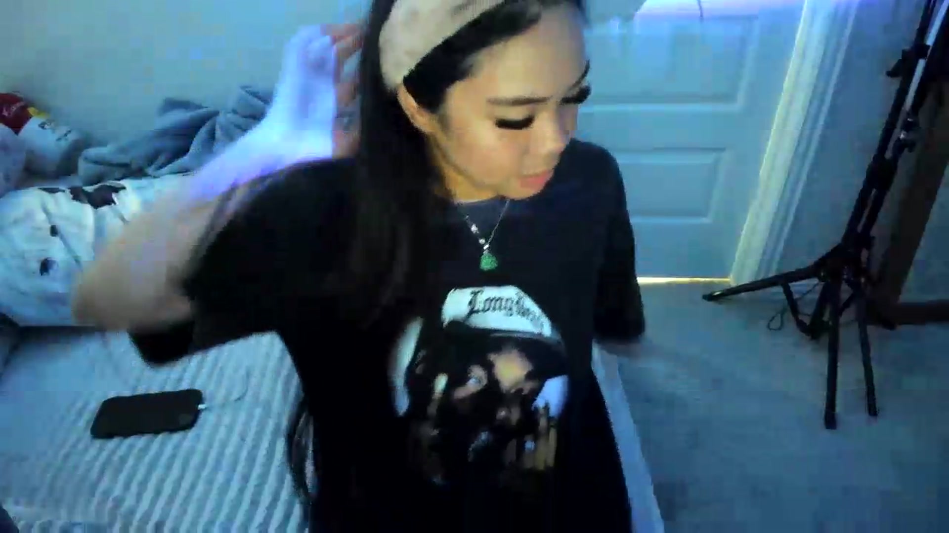 Gallery image thumbnail from dolllface's myfreecams stream on, 08/20/2026, 13:31 image 8 of 20