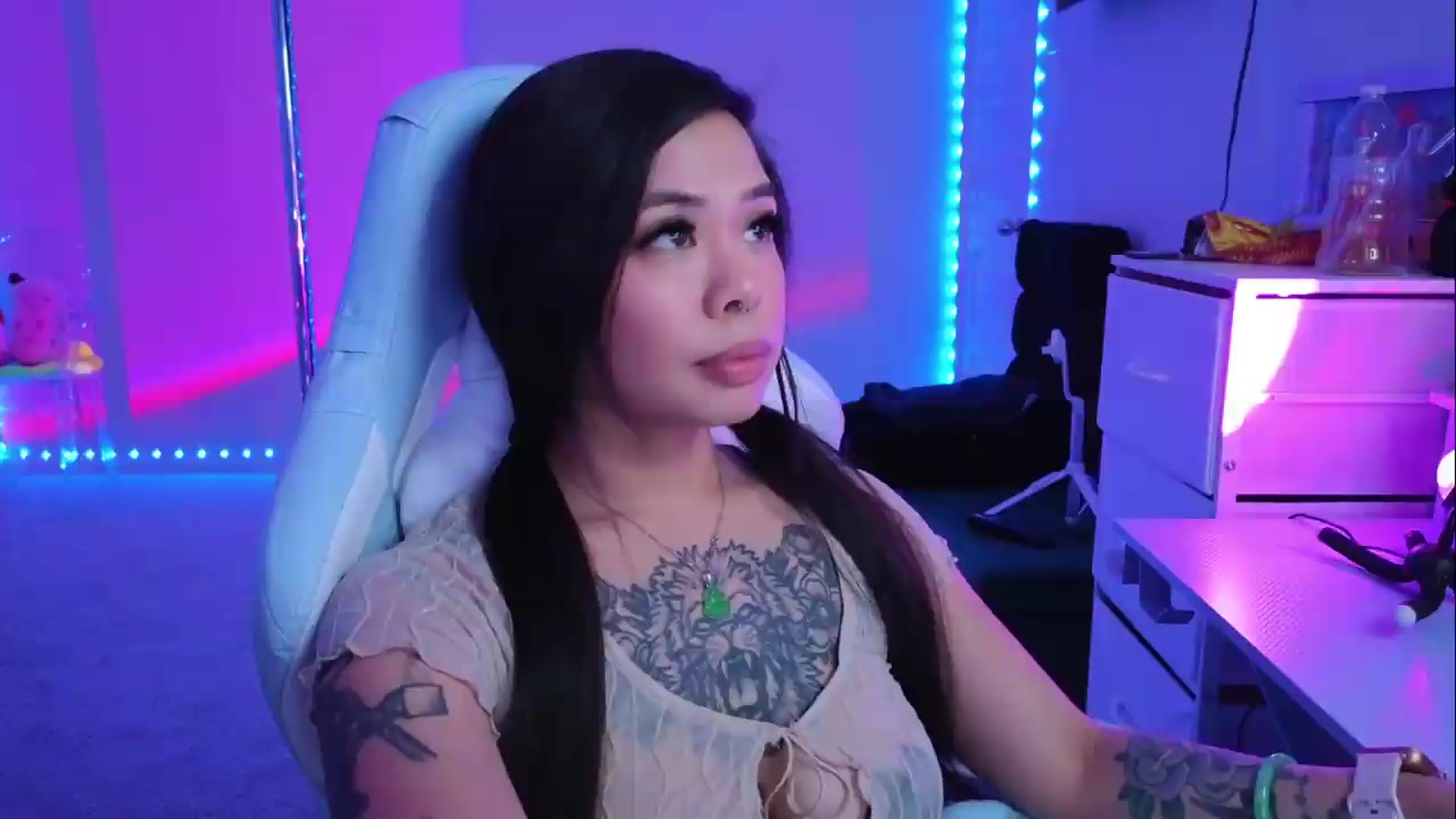 Gallery image thumbnail from dolllface's myfreecams stream on, 08/23/2026, 08:07 image 8 of 20
