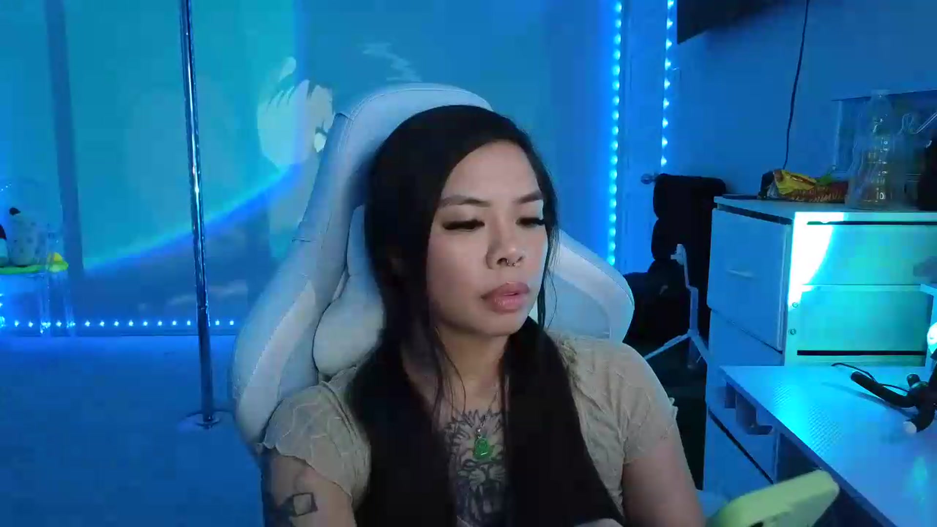 Gallery image thumbnail from dolllface's myfreecams stream on, 08/23/2026, 08:28 image 15 of 20