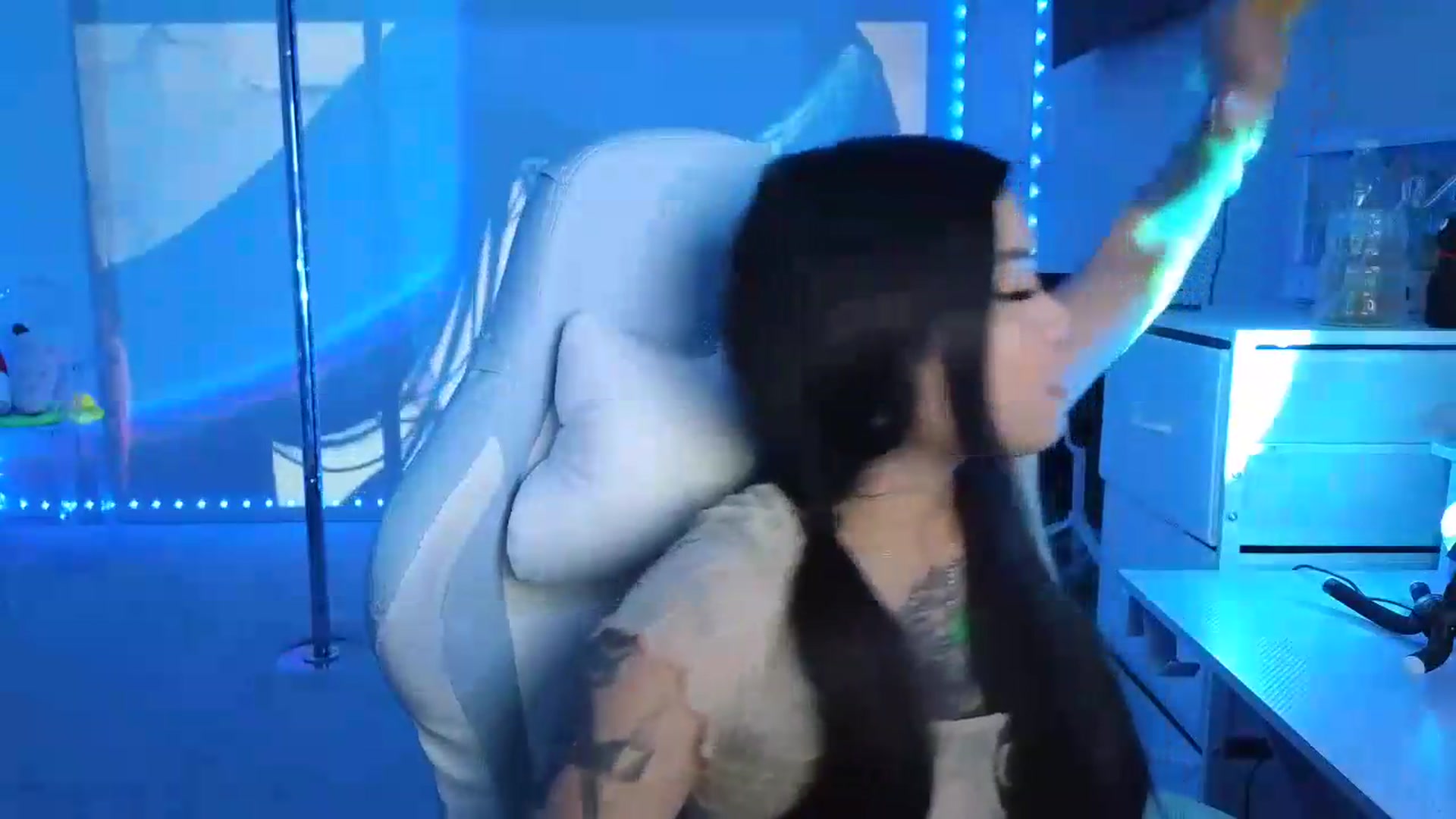 Gallery image thumbnail from dolllface's myfreecams stream on, 08/23/2026, 08:28 image 19 of 20