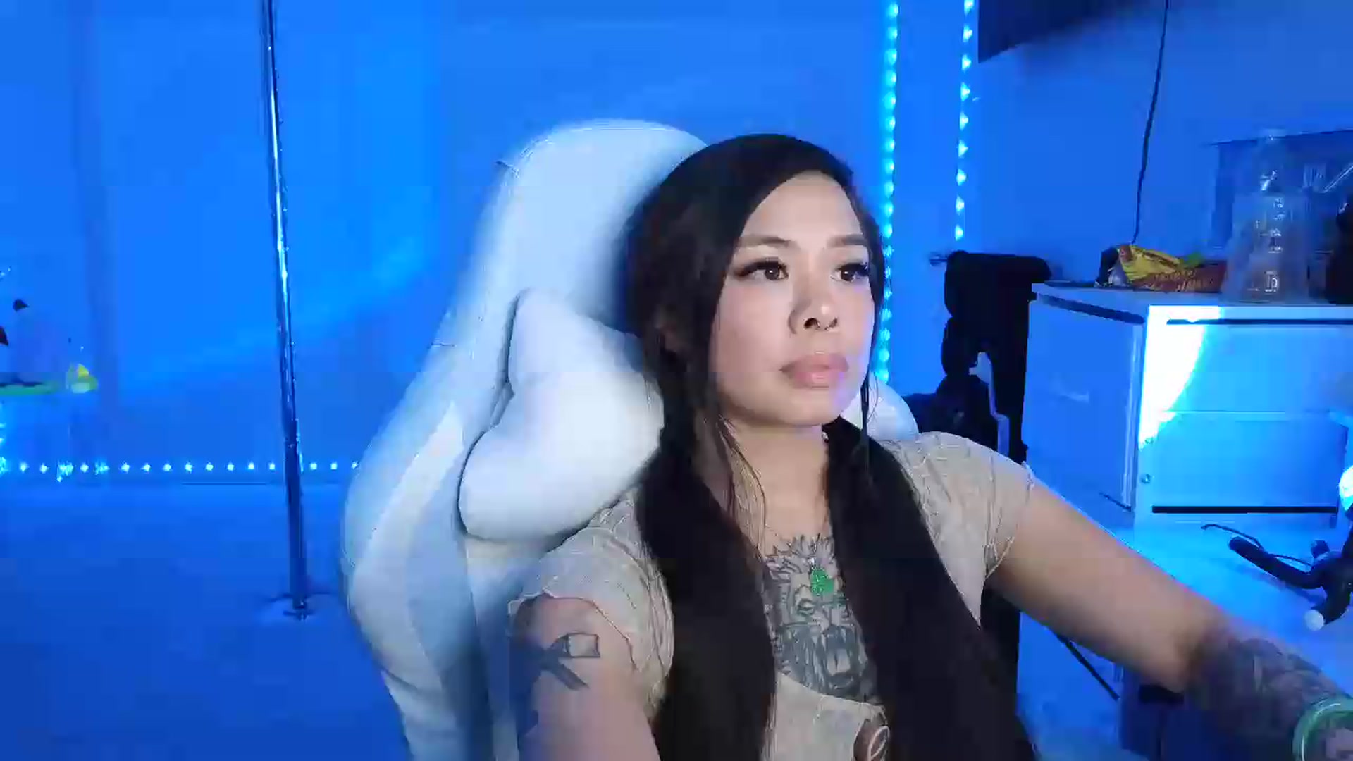 Gallery image thumbnail from dolllface's myfreecams stream on, 08/23/2026, 08:28 image 10 of 20