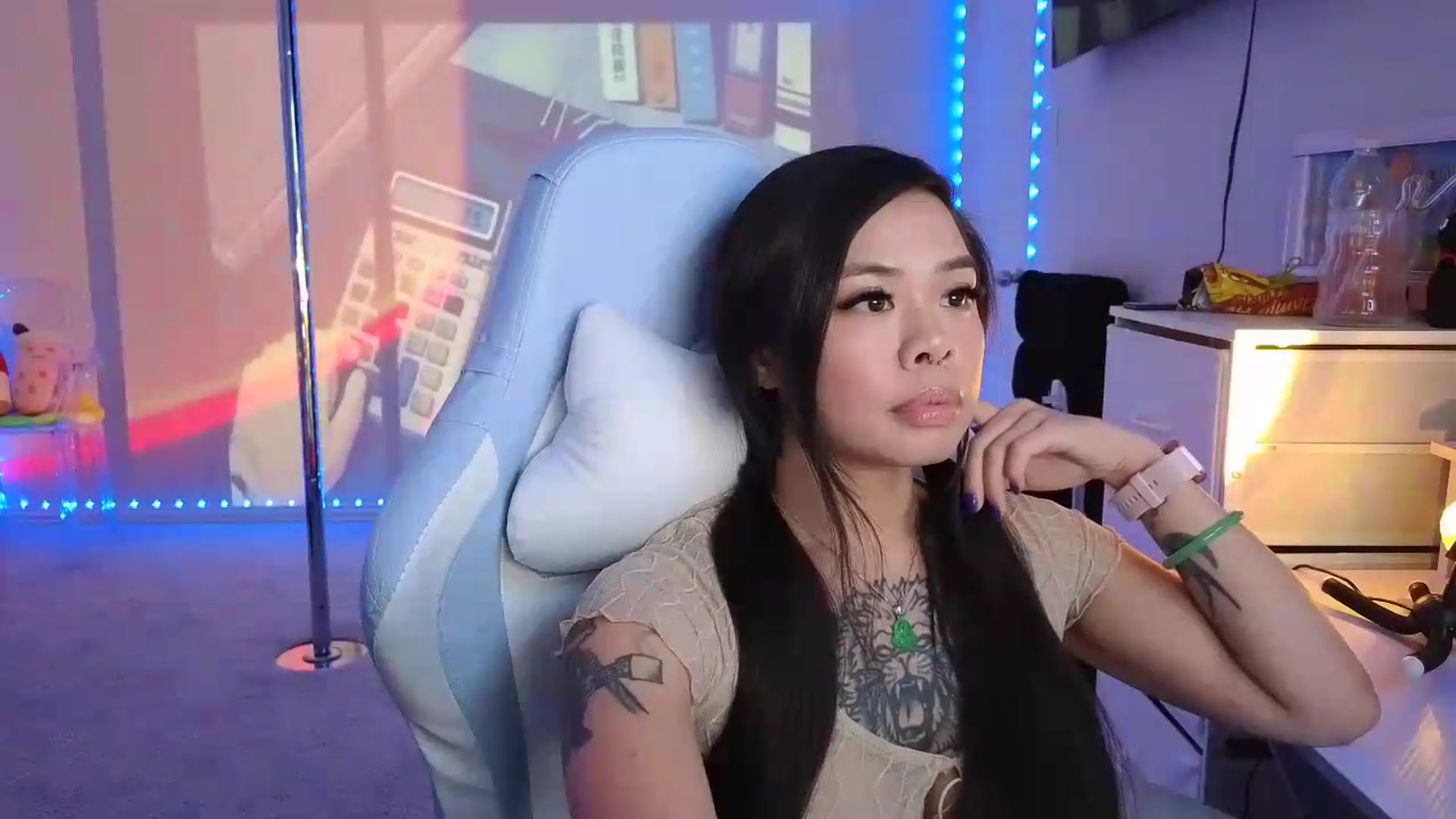 Gallery image thumbnail from dolllface's myfreecams stream on, 08/23/2026, 08:28 image 4 of 20