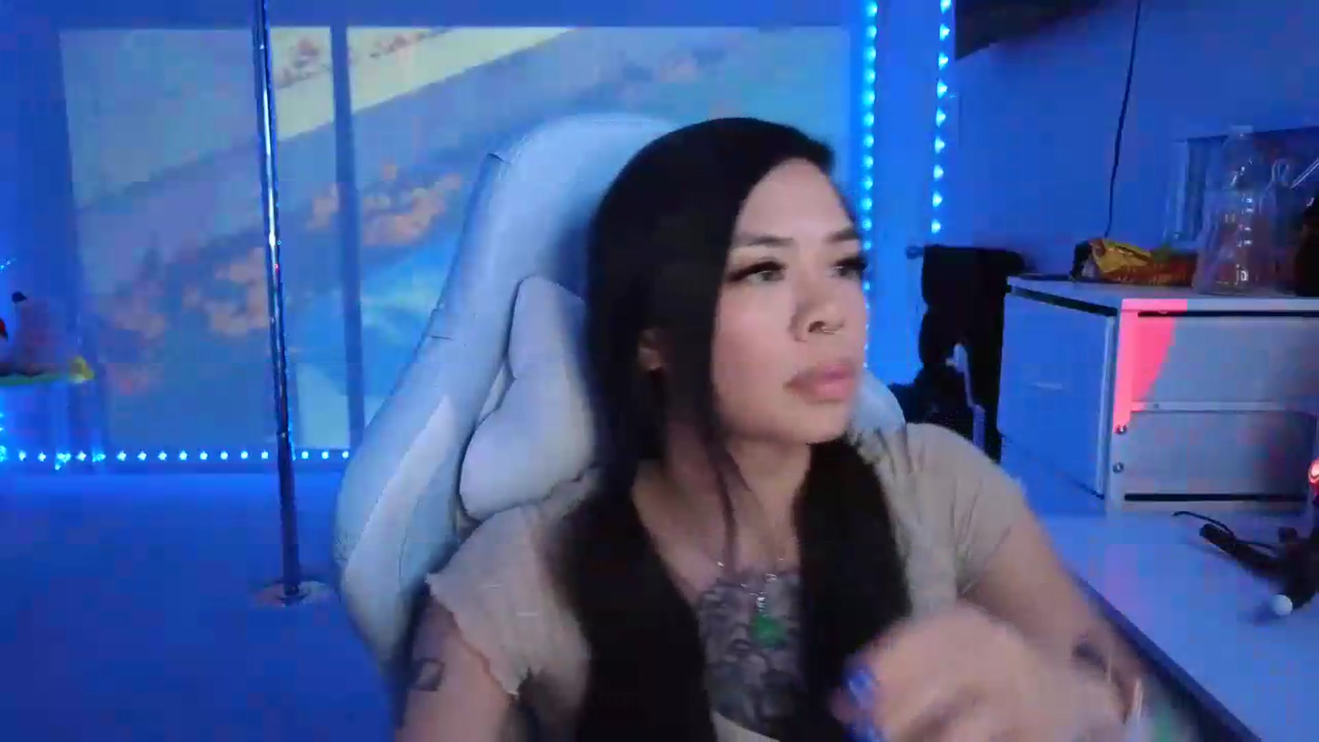 Gallery image thumbnail from dolllface's myfreecams stream on, 08/23/2026, 08:28 image 14 of 20